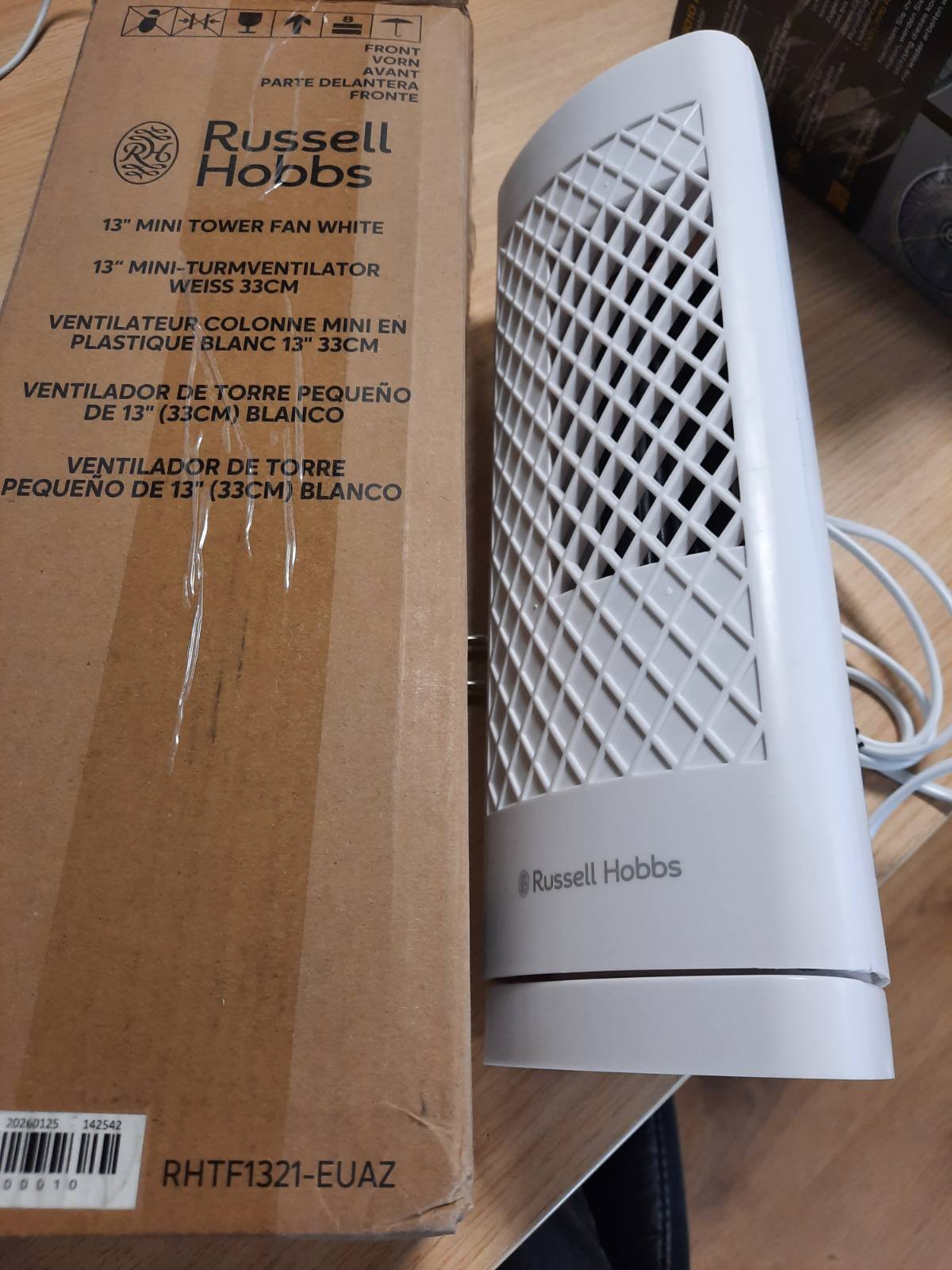 288383 - RUSSELL HOBBS Ventilator Mini-Tower RHTF1321, 33 cm, 3 shpejtësi, kënd lëkundjeje 75°, i bardhë