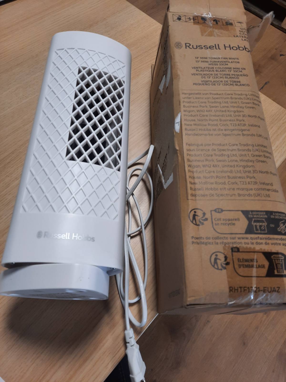 288380 - RUSSELL HOBBS Ventilator Mini-Tower RHTF1321, 33 cm, 3 shpejtësi, kënd lëkundjeje 75°, i bardhë