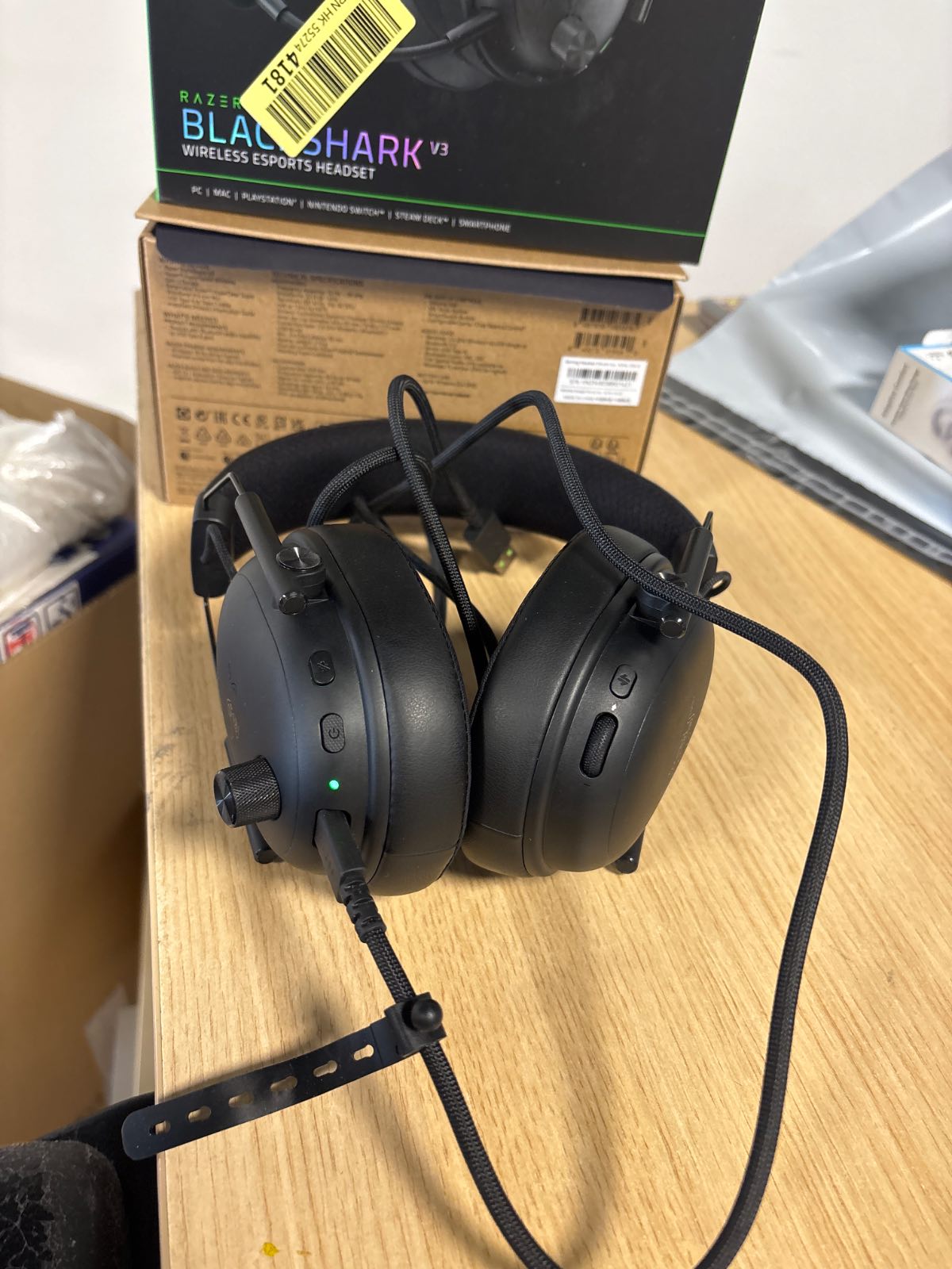 267668 - RAZER BlackShark V3, kufje pa tel për eSports, drajverë Triforce 50 mm, mikrofon i shkëputshëm, audio hapësinore THX, pa tel 2.4GHz dhe Bluetooth, profile FPS, PC/Mac, e zezë