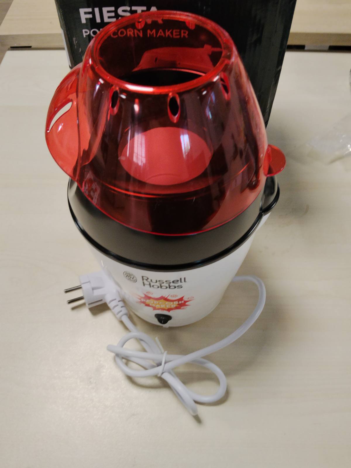 288398 - RUSSELL HOBBS Makinë për kokoshka me ajër të nxehtë Fiesta, 1290W, përfshirë lugën matëse të misrit, 24630-56