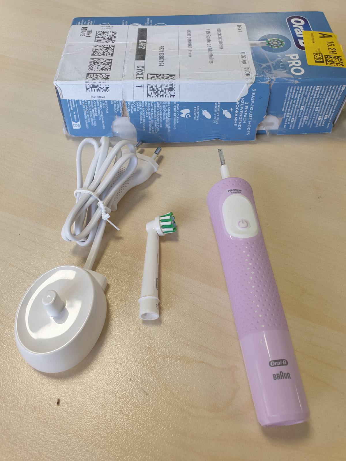 321180 - ORAL-B Furçë dhëmbësh elektrike Vitality Pro, ngjyrë vjollcë