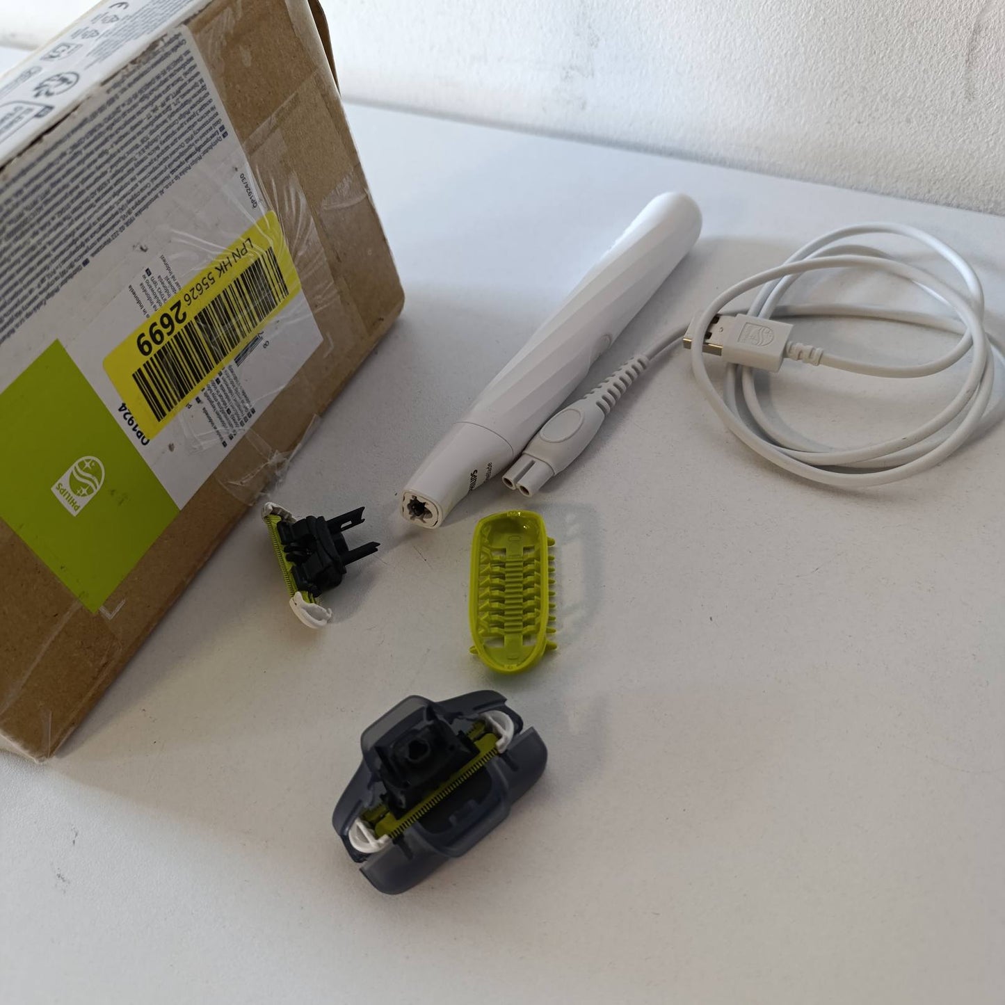 289675 - PHILIPS OneBlade Intime QP1924/30, rruajtje intime, shkurtim dhe rruajtje me mbrojtje shtesë të lëkurës, rruajtje e ngushtë dhe e rehatshme