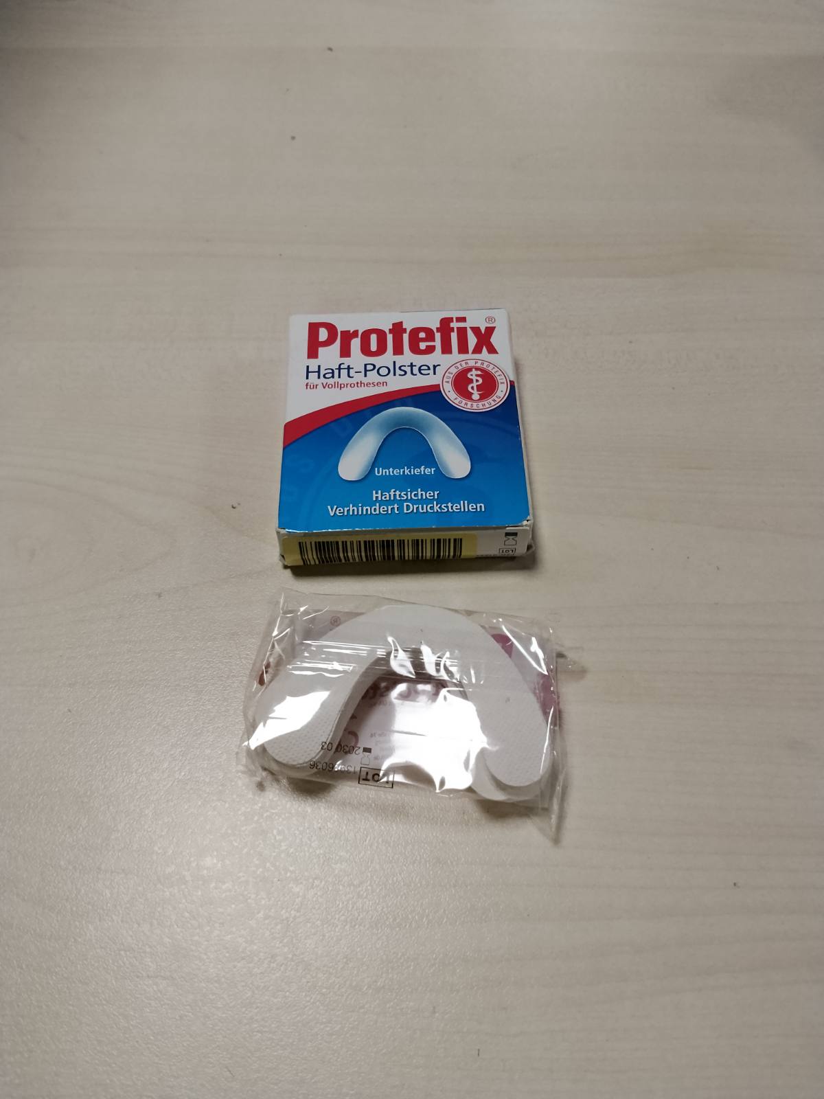 297701 - PROTEFIX Jastëkë ngjitës për proteza të plota - nofulla e poshtme, 30 jastëkë ngjitës