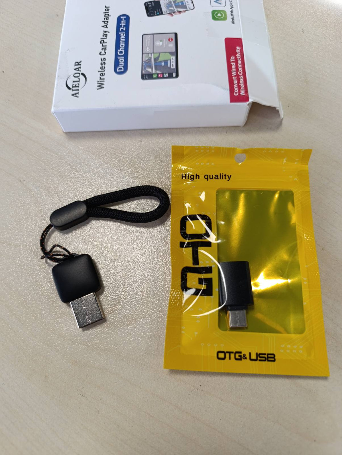 310035 - AIELOAR Adaptues Wireless CarPlay (Përditësim 2025), Plug-and-Play, konverton CarPlay me kabllo në Bluetooth Wireless, i pajtueshëm me iPhone iOS 10+