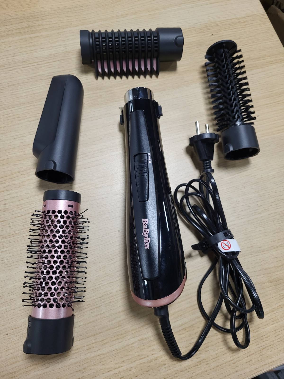 289539 - BABYLISS Perfect Finish AS126E - Furçë me ajër të nxehtë 1000W, 3 aksesorë, 2 cilësime temperature, teknologji jonike