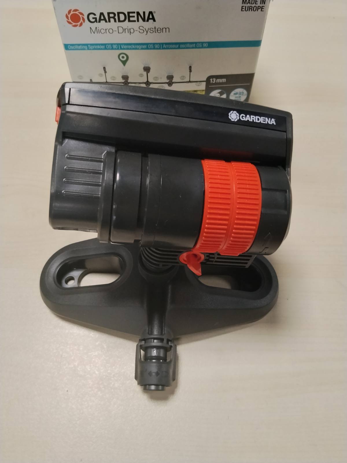 314016 - GARDENA Spërkatës Lëkundës OS 90 - për sisteme automatike ujitjeje, i rregullueshëm për sipërfaqe deri në 90 m², Teknologji lidhjeje e shpejtë dhe e lehtë (13325-20)