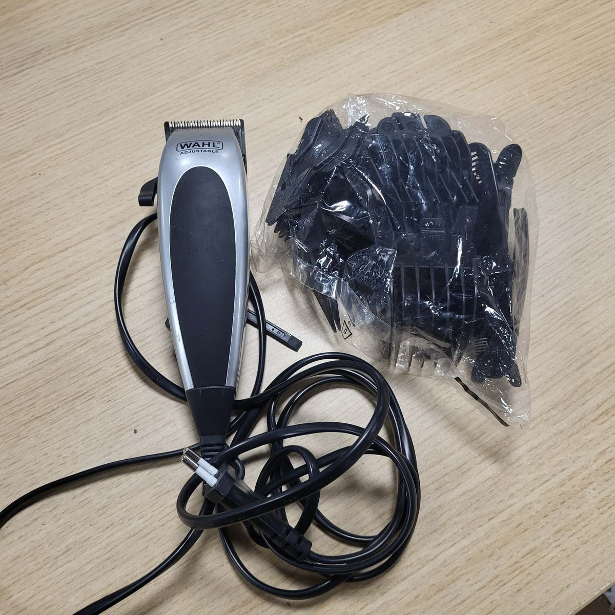 307543 - WAHL Makinë prerëse flokësh Home Pro për meshkuj me kabllo dhe kuti ruajtjeje