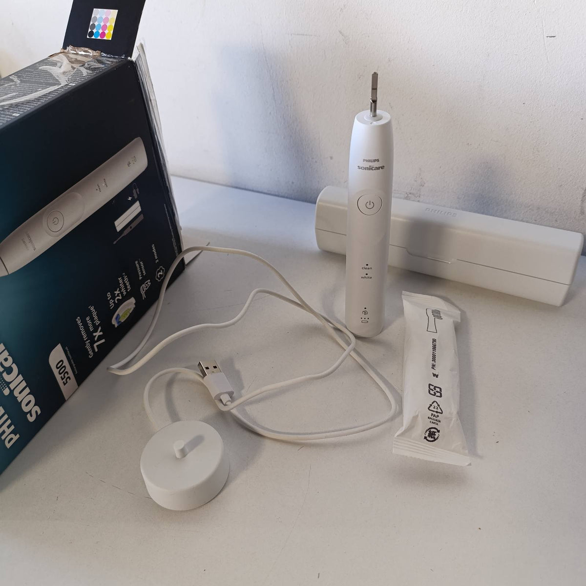 305749 - PHILIPS Furçë dhëmbësh elektrike Sonicare 5500 HX7110/02, 2 mënyra pastrimi, kontroll presioni, e bardhë