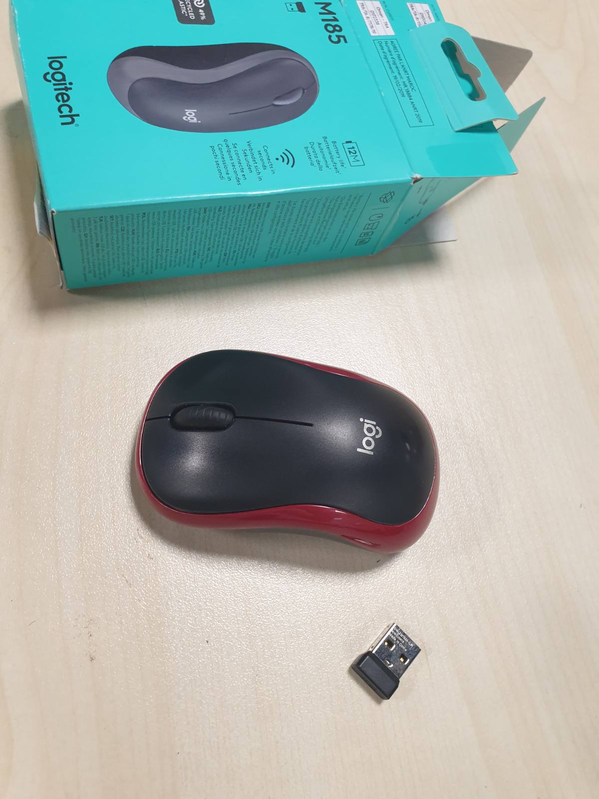 274169 - Logitech Maus pa tel M185, 2.4 GHz, marrës USB, jetëgjatësi baterie 12-mujore, gjurmim optik 1000 DPI, ambidextrous, i kuq