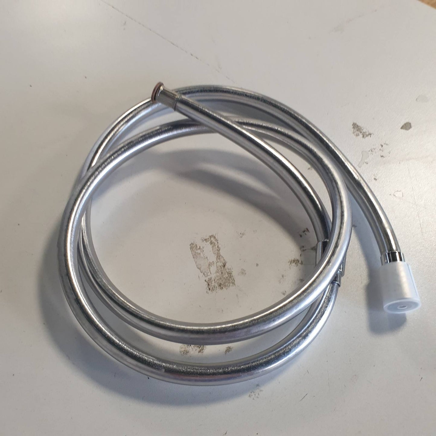 288857 - HANSGROHE - Isiflex tub dushi universal 1.60 m, me mbrojtje kundër përdredhjes, tub fleksibël me mbrojtje nga përdredhja