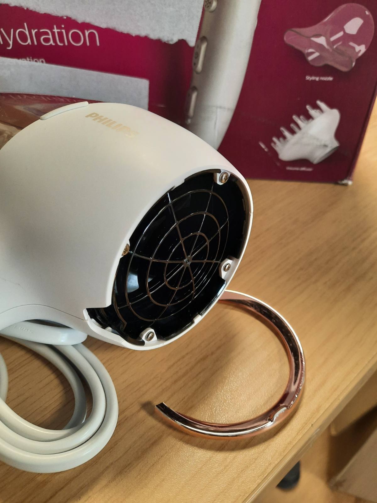 320937 - PHILIPS Tharëse flokësh HP8280/00, 2300W, Funksion Jonizimi, 6 Cilësime Nxehtësie dhe Shpejtësie, përfshirë Difuzues dhe Grykë Stilimi