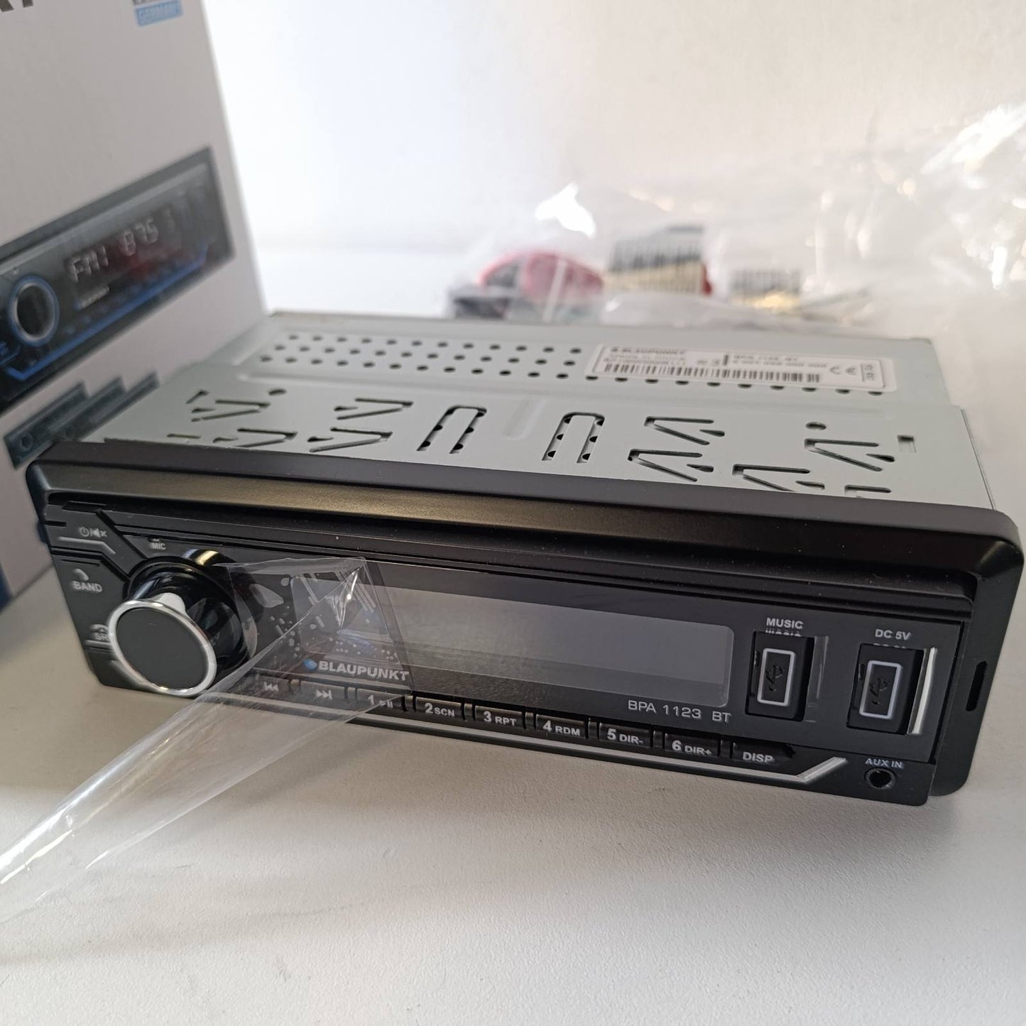 288545 - BLAUPUNKT BPA 1123 BT, radio makine 1-DIN, Bluetooth, USB, hyrje Aux, dalje Sub, 4x50 vat, 12V