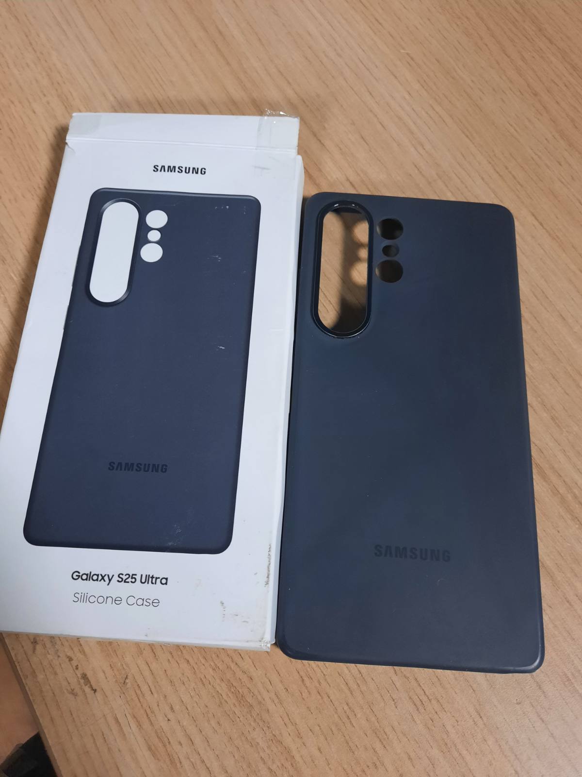 310400 - Samsung EF-PS938 Mbrojtëse silikoni për telefon inteligjent, për Galaxy S25 Ultra, Rezistent ndaj goditjeve, e hollë dhe rezistente ndaj kapjes, e zezë.