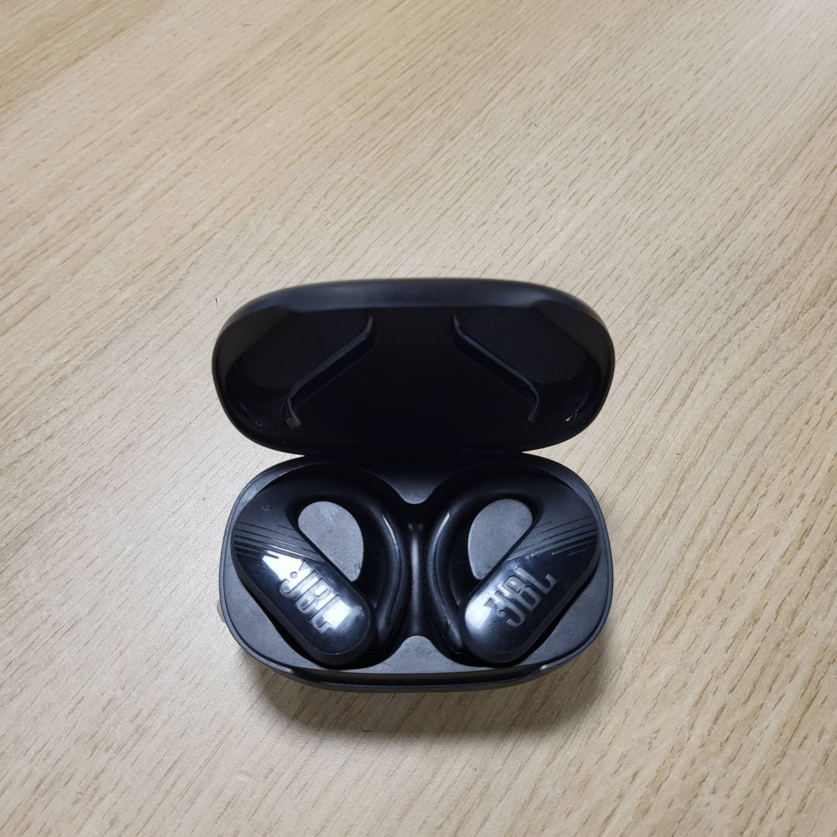 305120 - JBL Kufje Endurance Peak 3, sportive pa tel, Bluetooth, rezistente ndaj ujit IP68, jetëgjatësi baterie deri në 50 orë, të zeza
