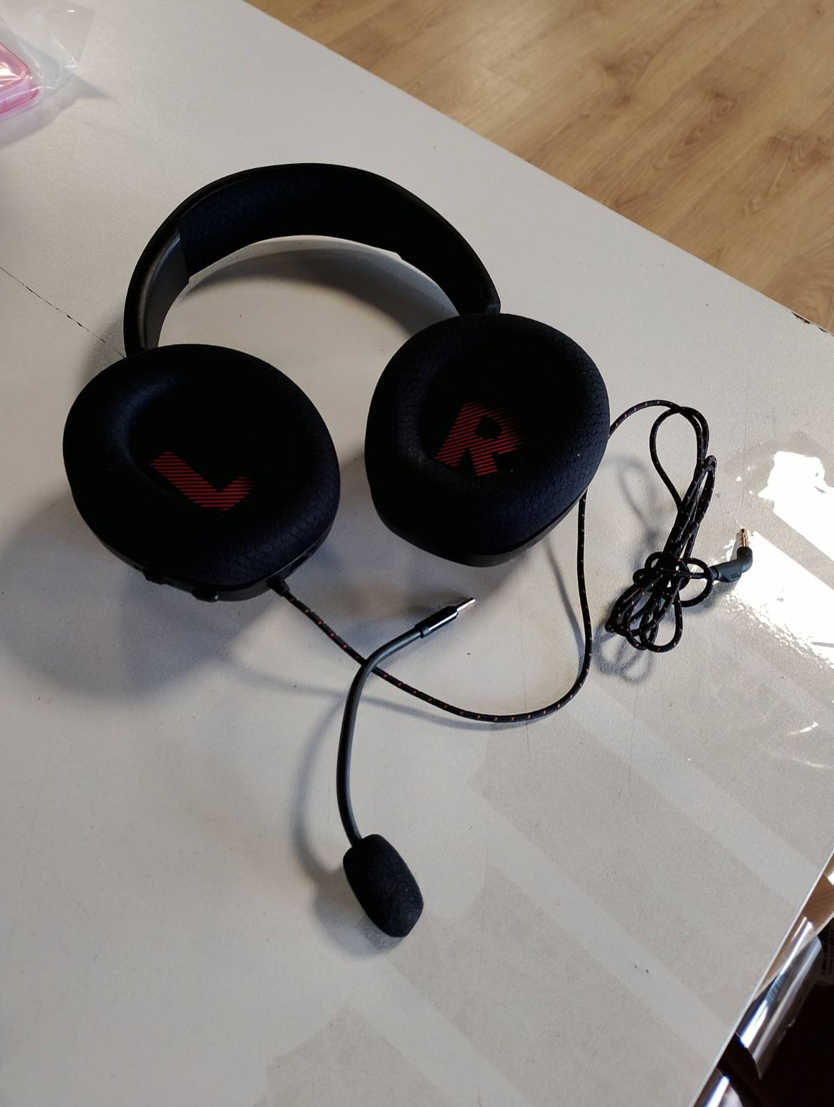 309917 - JBL Kufje për Lojëra me Tel Quantum 100M2, JBL QuantumSOUND Signature, prizë 3.5 mm, mikrofon i shkëputshëm