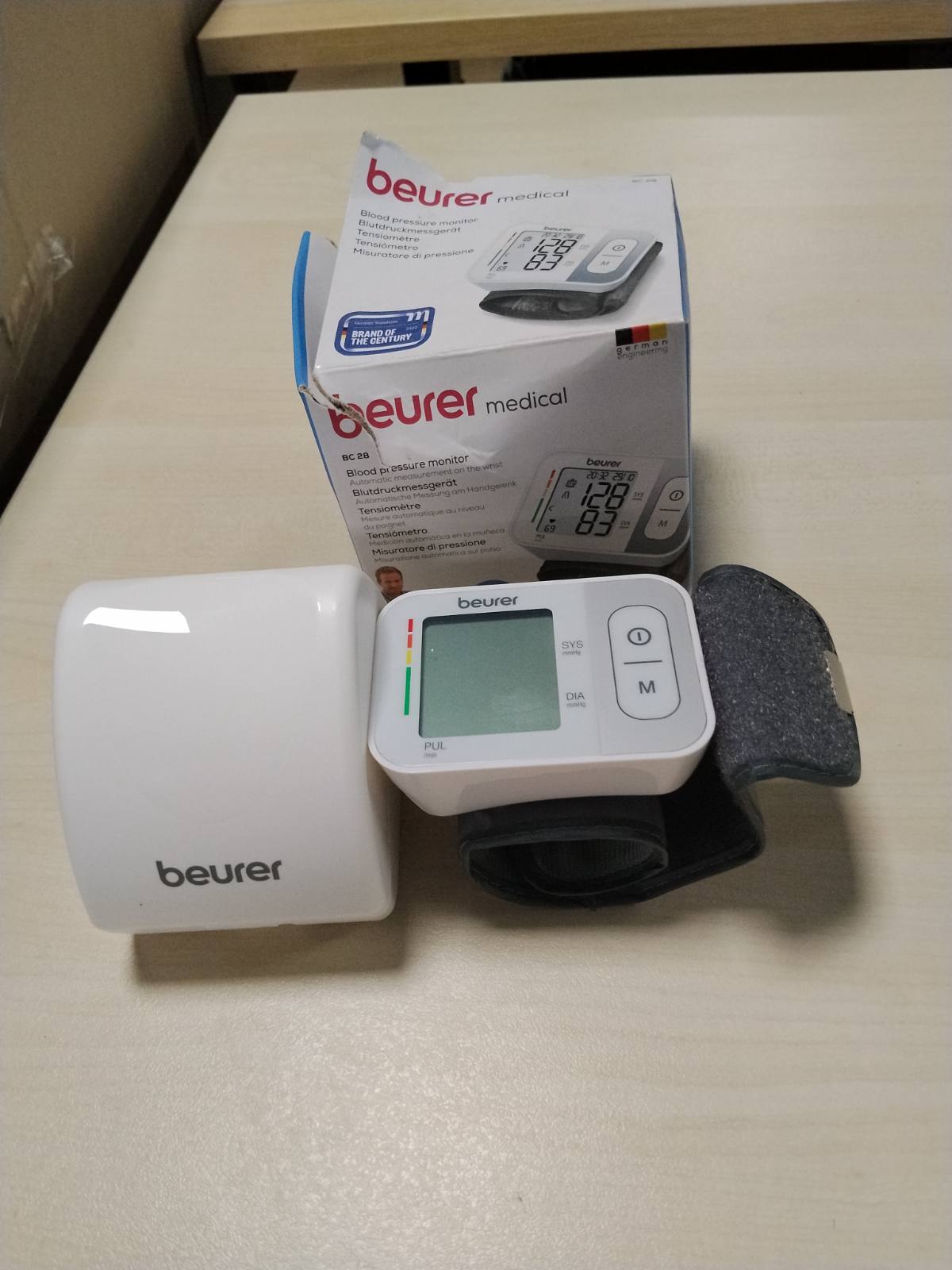 303130 - Beurer Monitor tensioni i gjakut BC 28 për kyçin e dorës (me klasifikim të rezultateve të matjes me kod ngjyrash)