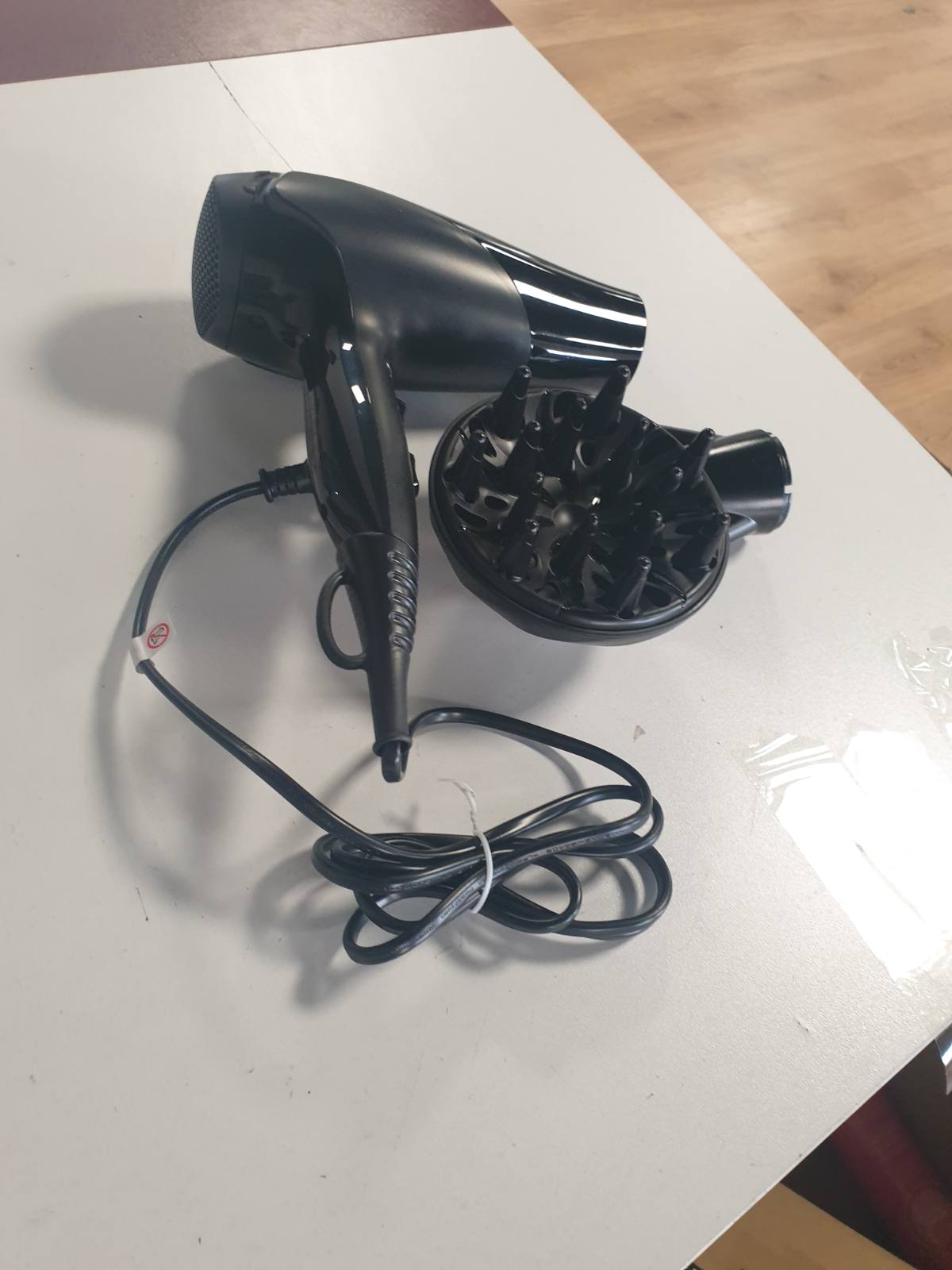 316435 - REMINGTON Tharëse flokësh Ionic Dry D3198 (2200 vat, teknologji jonike, difuzues, shkrepëse e ftohtë).