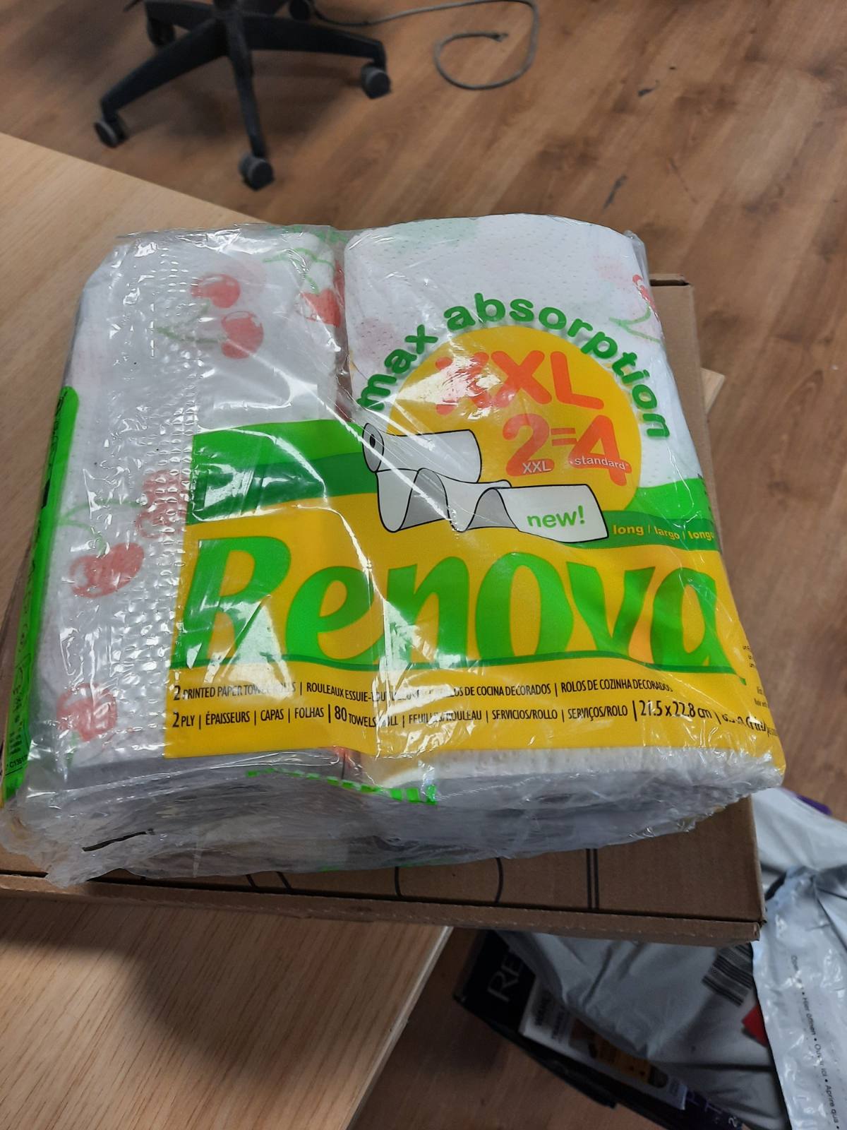 294643 - Renova XXL 2 Rrotulla | 2 Rrotulla XXL = 4 Standarde | 2 Shtresa të Bardha - Modele të Rastësishme