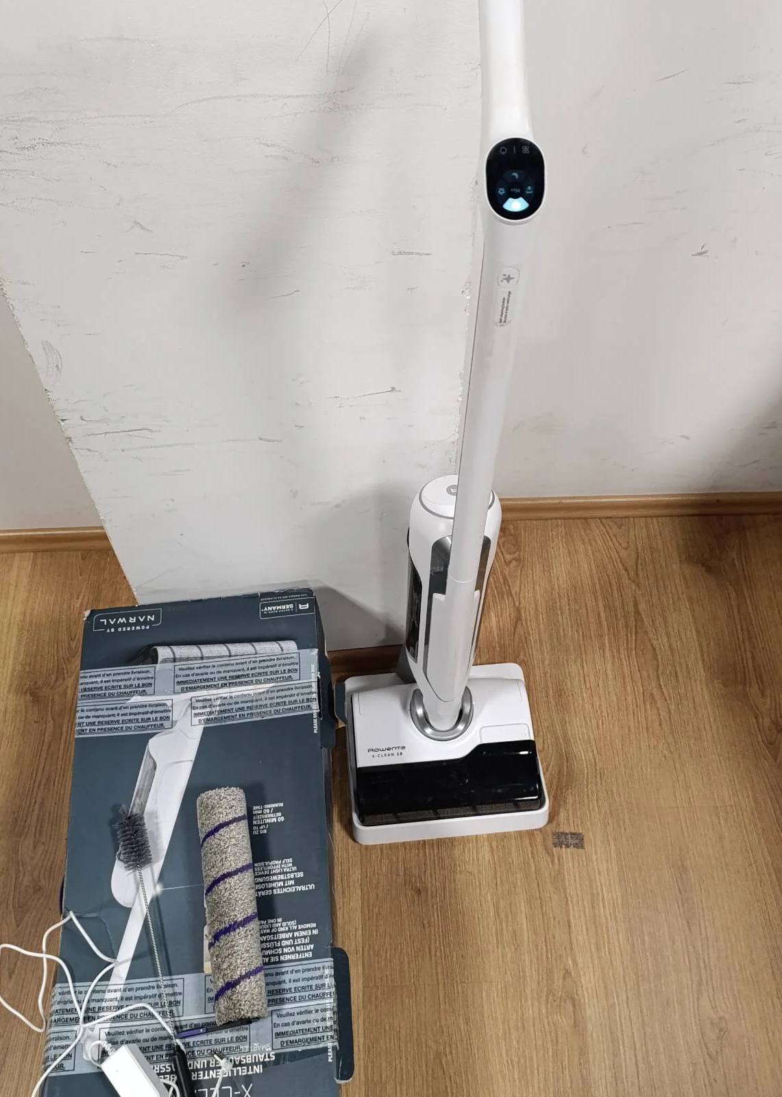 288037 - ROWENTA X-CLEAN 10 Fshesë me korrent dhe mop pa tel, Dizajn i sheshtë 180°, Vetëpastrim dhe tharje 65°C, Kohëzgjatje 60-minutëshe, GZ7540WO, E bardhë