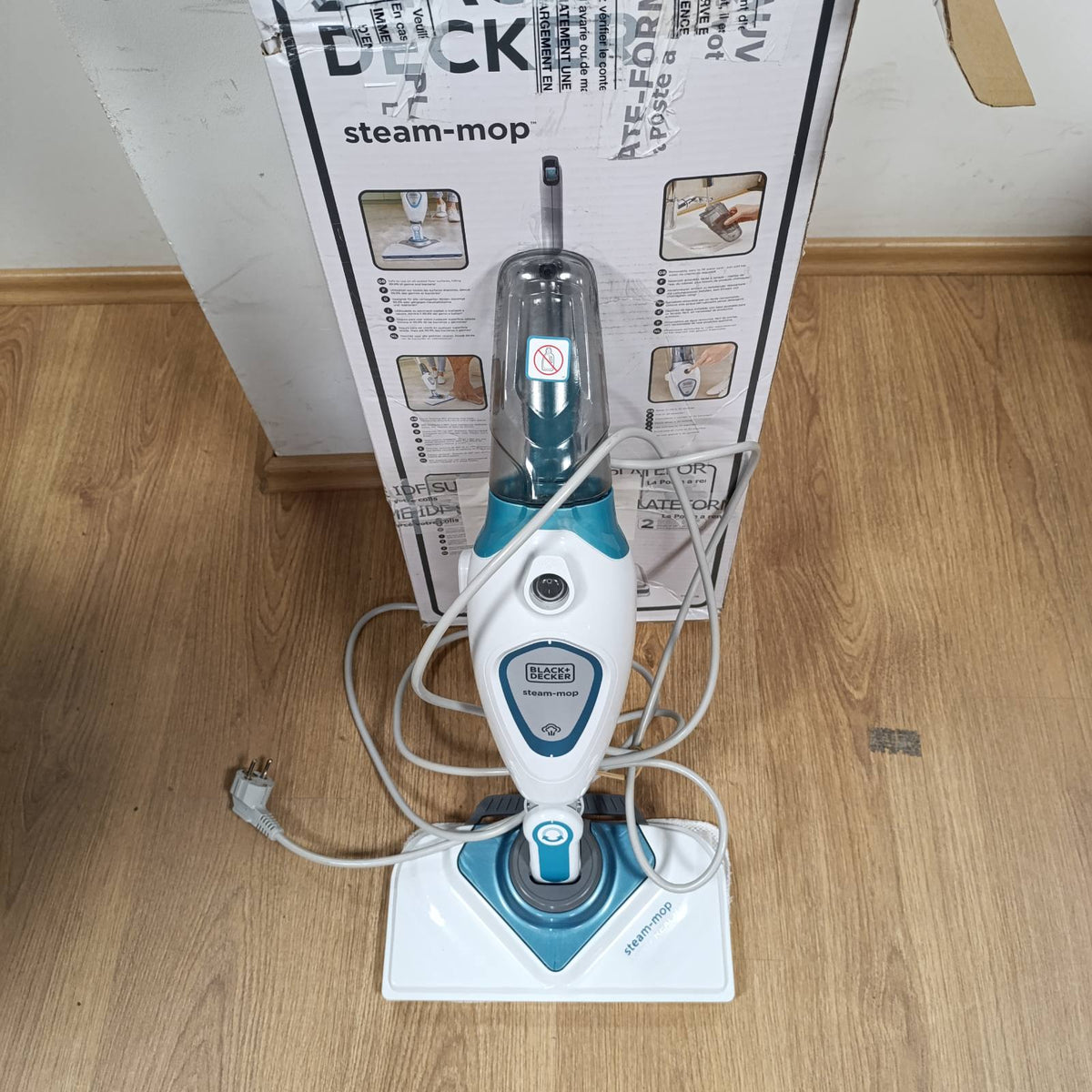 288224 - BLACK+DECKER Fshesë me avull 1600 W, me 2 jastëkë, FSM1616-QS