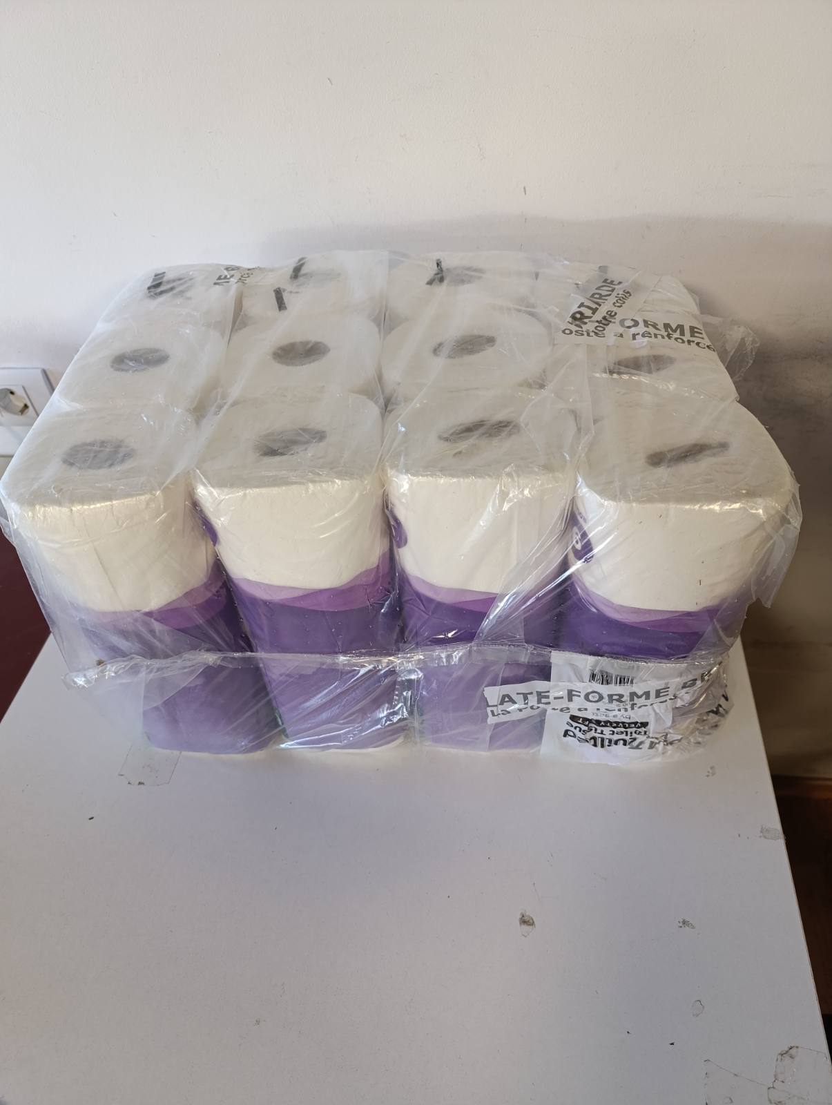293938 - AMAZON - Letër higjienike e mbushur me 3 shtresa, 36 rrotulla (4 pako me nga 9), 200 fletë për rrotull, e certifikuar FSC