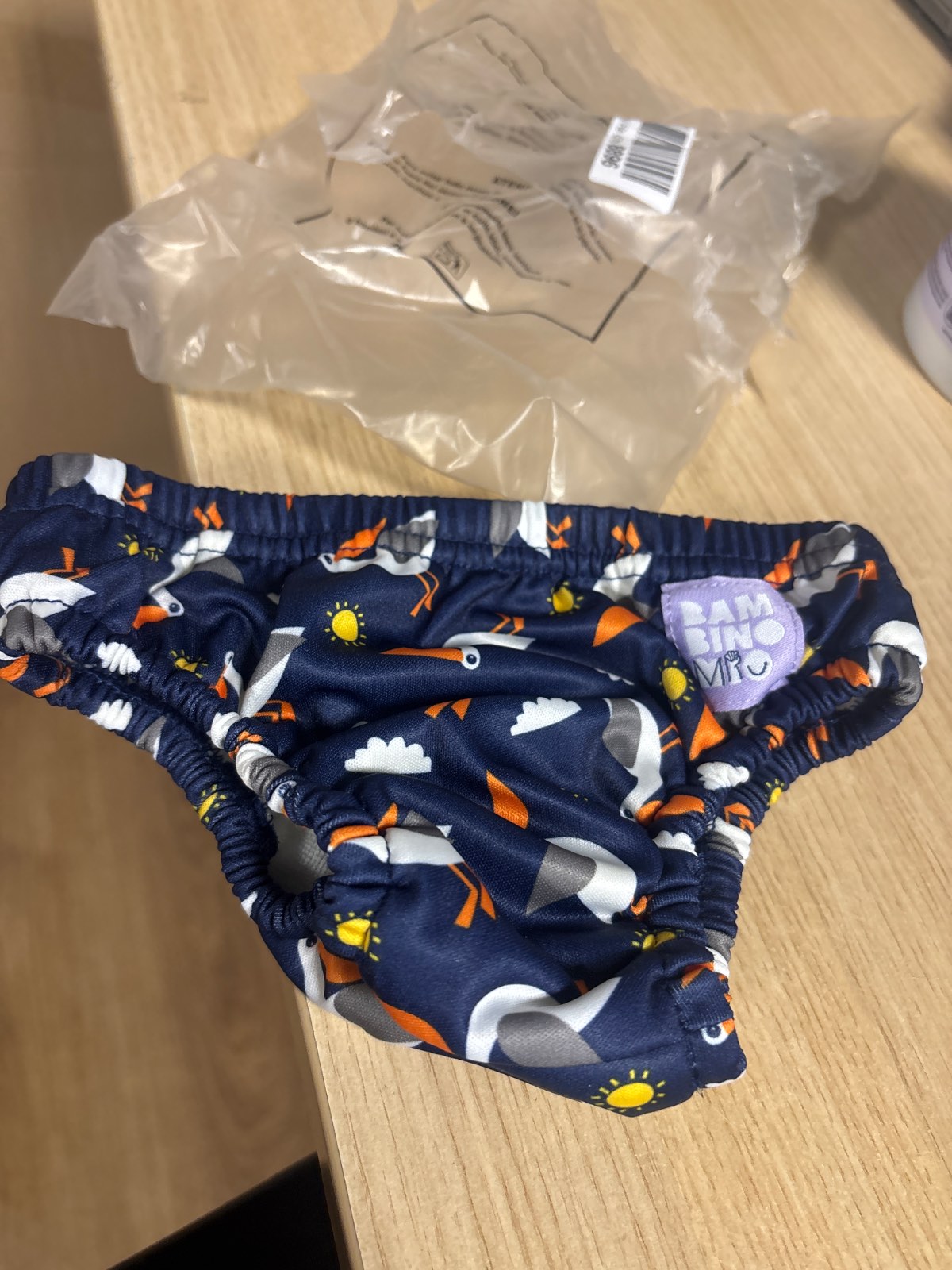 290207 - BAMBINO MIO Rroba banje e papërshkueshme nga rrjedhjet, elegante dhe të lehta, për macet, të mëdha (1-2 vjeç / 9-12 kg)