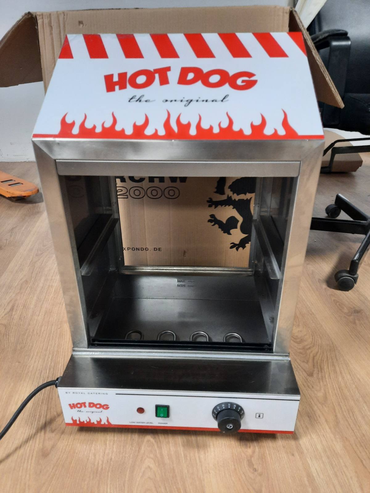 162043 - ROYAL CATERING Makinë me Avull për Përgatitjen e Hot Dogëve RCHW 2000, 2000W, Kapaciteti: 200 Salçiçe, 50 Simit, Diapazoni i Temperaturës 30-110°C, Ndryshues Presioni, Material: Çelik Inox