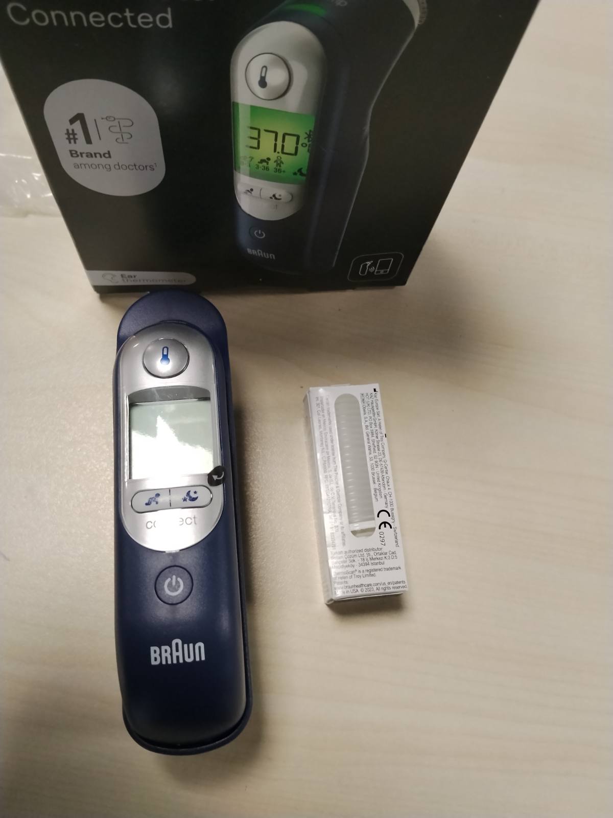 302769 - BRAUN Termometër veshi ThermoScan® 7+, i pajtueshëm me aplikacionin Braun Family Care™, Teknologjia Age Precision®, ekran dixhital me kodim ngjyrash, i përshtatshëm për foshnje dhe fëmijë të vegjël
