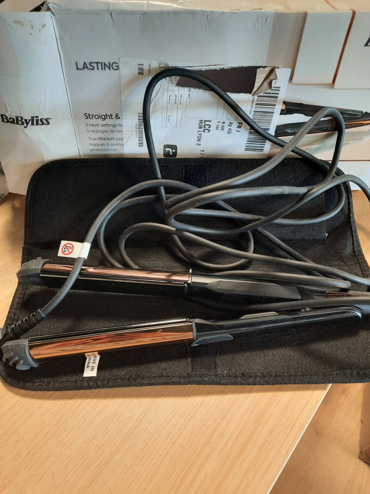 302725 - BABYLISS Pjastër flokësh Straight and Curl Brilliance, Pllaka titaniumi, 5 temperatura deri në 235°C, ST482E
