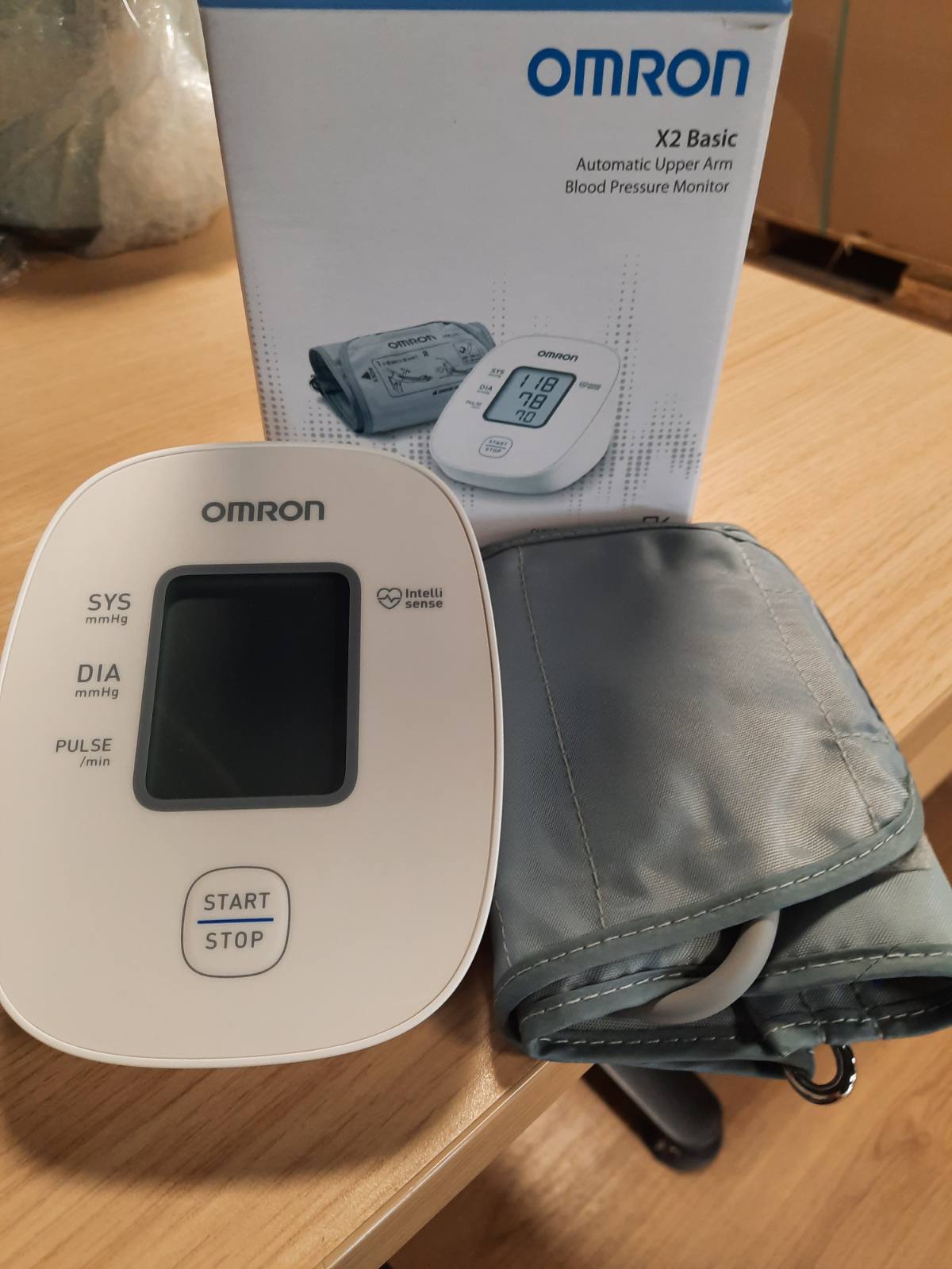 293339 - OMRON Monitor automatik i tensionit të gjakut X2 Basic, për krahun e sipërm, Zbulim i rrahjeve të parregullta, 22-32 cm