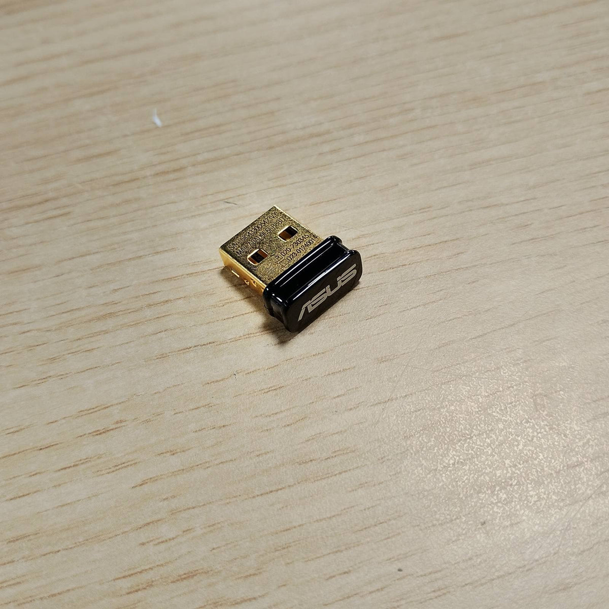 320572 - ASUS Përshtatës USB USB-BT500 Bluetooth 5.0, transferim të dhënash 2X, diapazoni i sinjalit 4X, kompatibilitet me Bluetooth 4.x, 3.x, 2.1