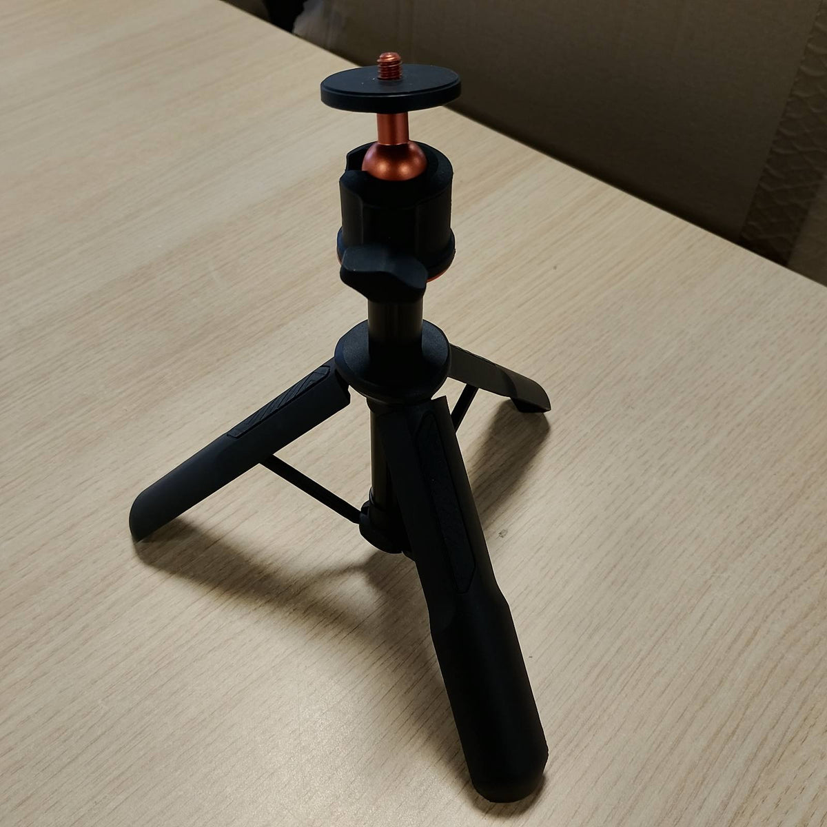 320262 - K&F CONCEPT Tripod për Selfie MS11, 60 cm, Shkop Selfie me Telekomandë, Mini Tripod i Kompatibël me iPhone/Samsung/DJI Osmo