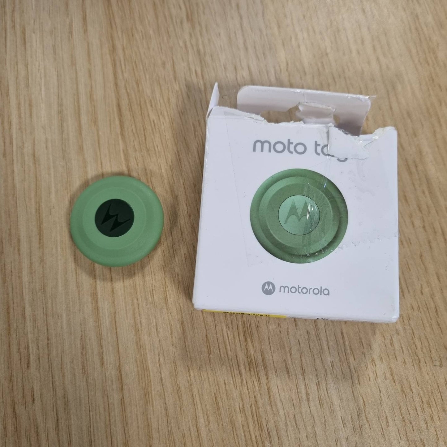 319835 - MOTOROLA Gjurmues inteligjent Moto Tag, 1 copë, i pajtueshëm me Android 9+, Bluetooth 5.4, IP67, USB-C, jeshile nefriti