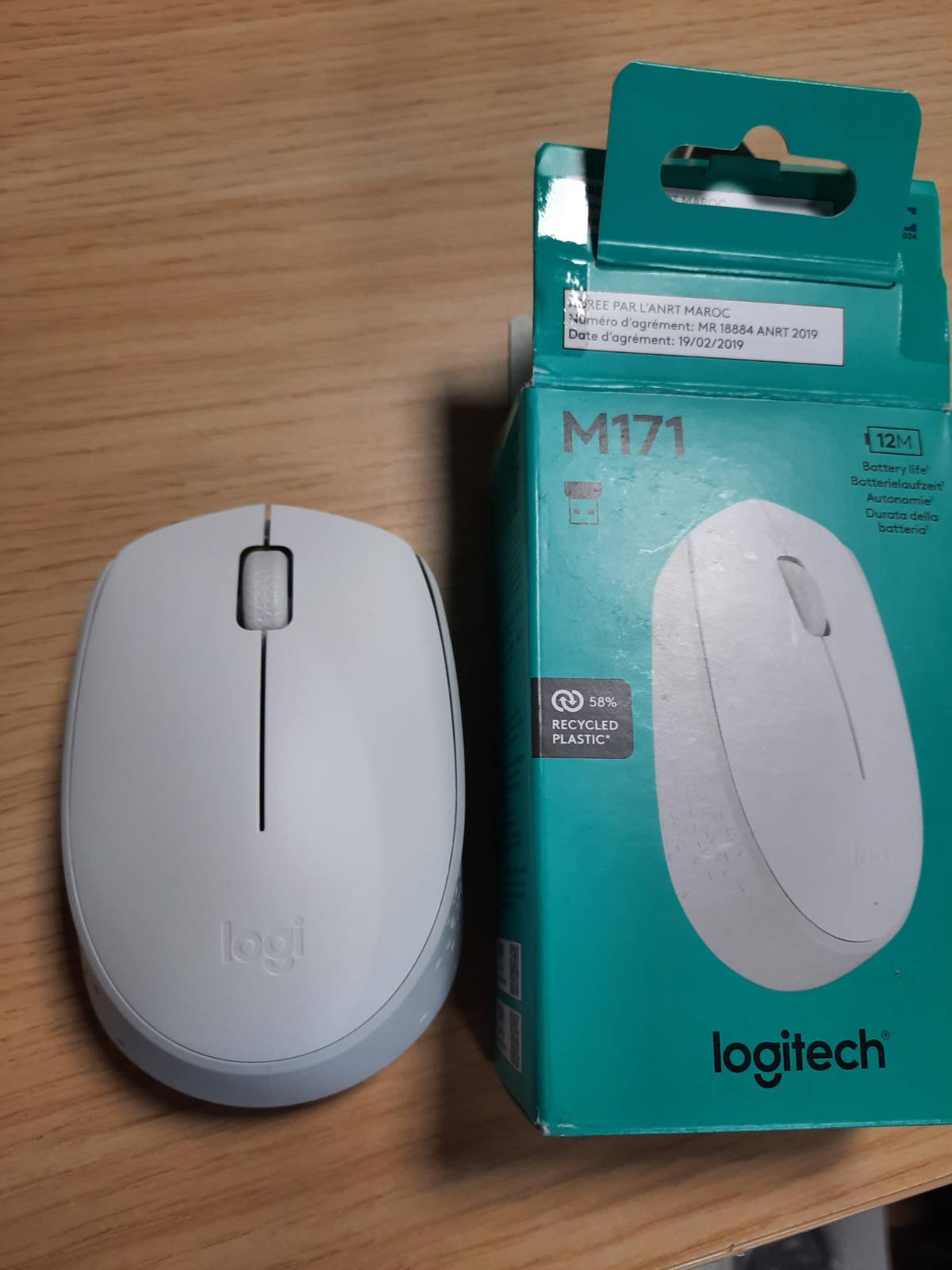 274353 - LOGITECH Maus pa tel M171 për kompjuter, Mac, laptop, 2.4 GHz me mini marrës USB, gjurmim optik, bateri 12-mujore, ambidextrous - i bardhë
