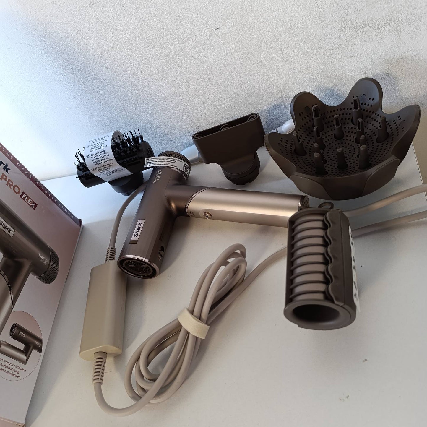 315162 - rëse flokësh SpeedStyle Pro FLEX, HD542EU, 4 aksesorë stilimi, e lehtë, jonik, e palosshme, për të gjitha llojet e flokëve, argjend
