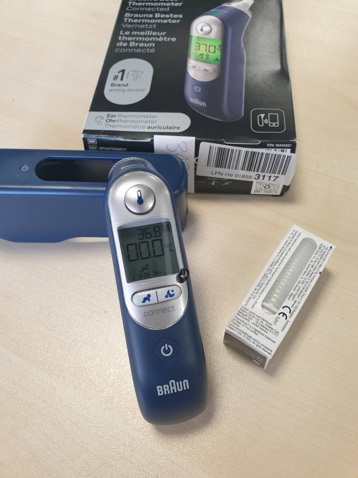 315788 - BRAUN Termometër Veshi ThermoScan® 7+, I Pajtueshëm me Aplikacionin Braun Family Care™, Teknologjia Age Precision®, Ekran Dixhital me Kodim Ngjyrash, I Përshtatshëm për Foshnje dhe Fëmijë të Vegjël