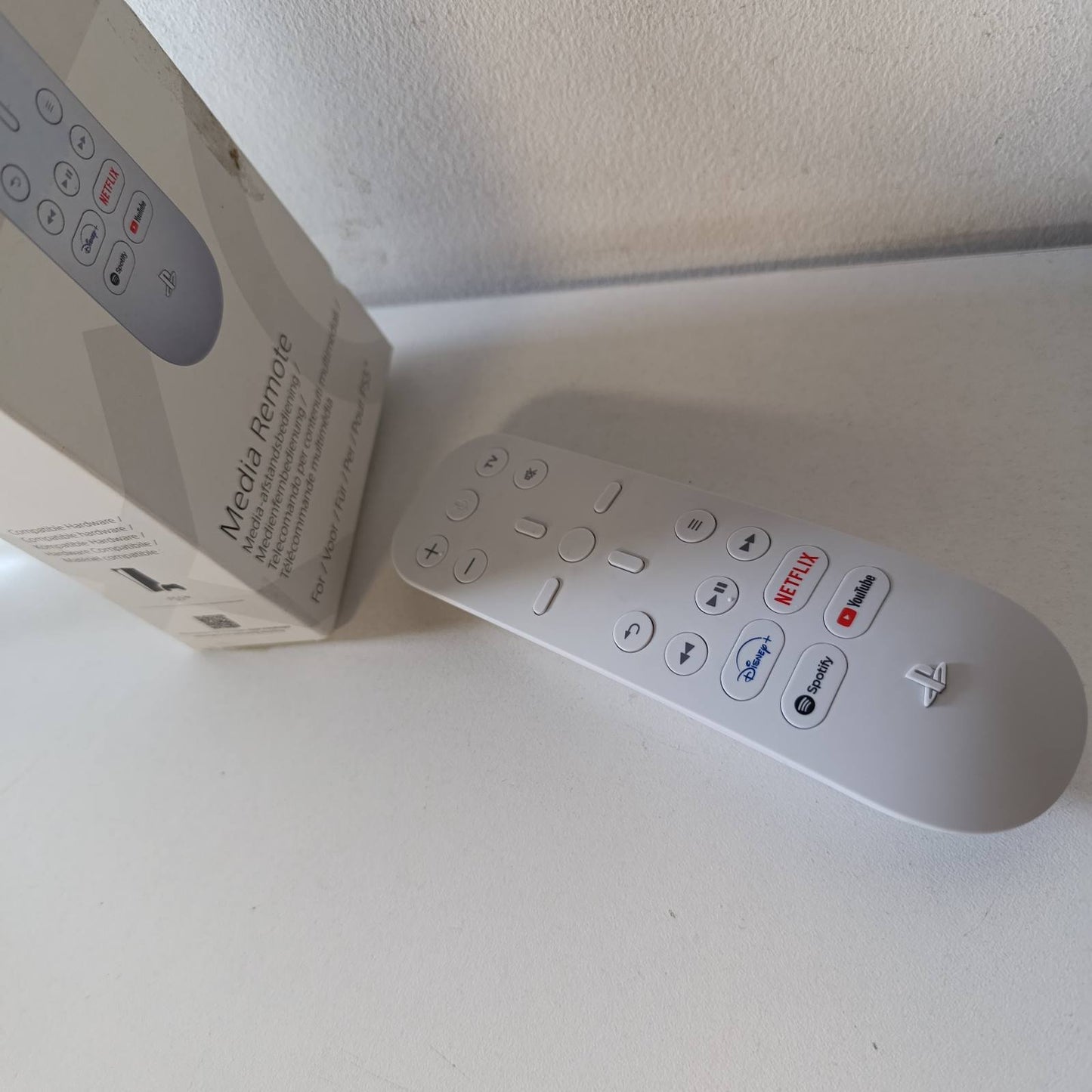276598 - SONY Telekomandë Zyrtare Multimediale për PlayStation 5, Kontrollon Volumin e Konsolës dhe TV-së, Navigim Intuitiv, Transmetues i Integruar IR, Ngjyra: E Bardhë