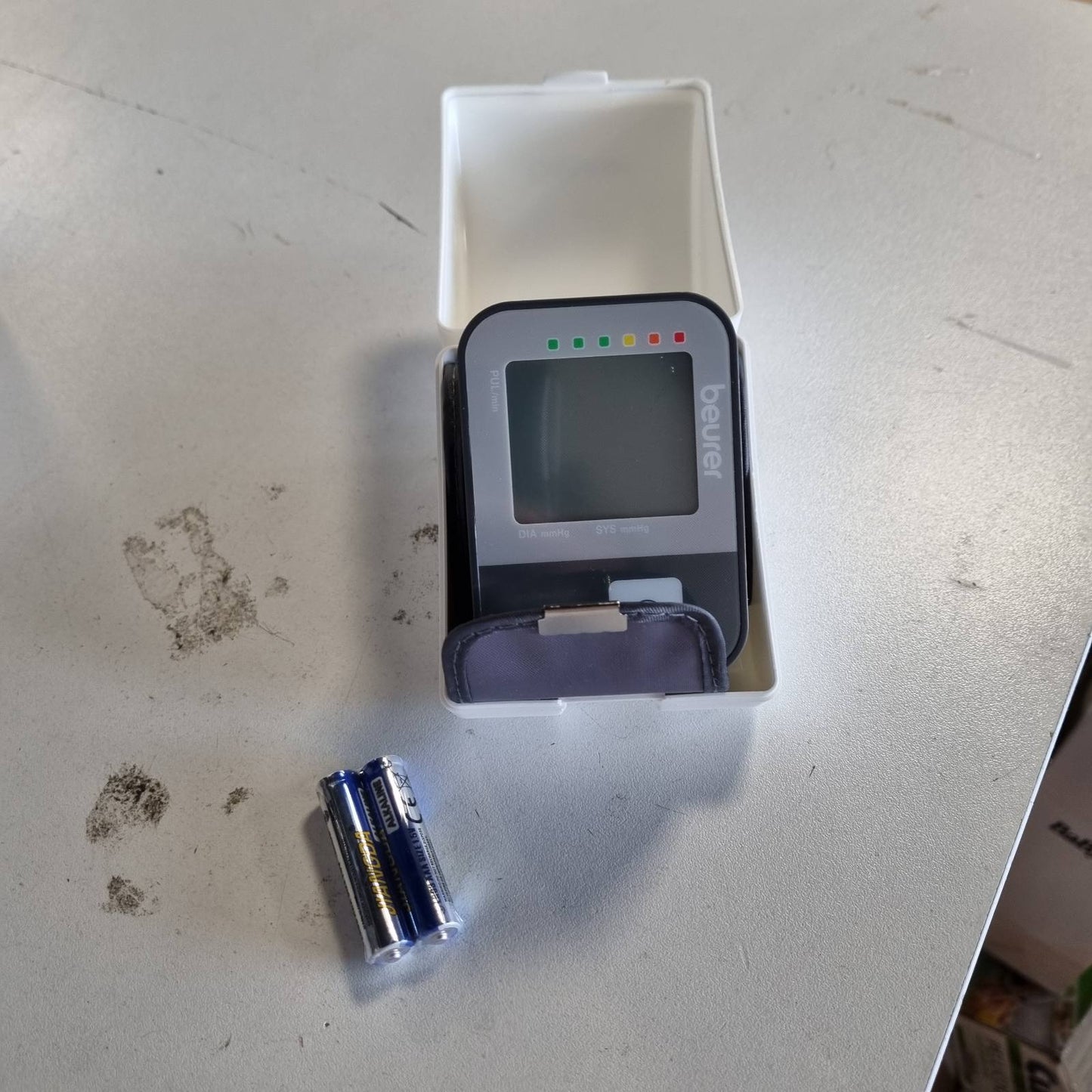 317123 - BEURER Monitor tensioni i gjakut BC 27, për kyçin e dorës, për perimetër kyçi prej 14-19.5 cm, pajisje mjekësore