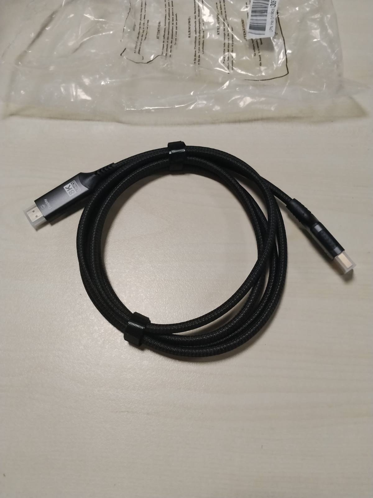 320047 - PREMIUMCORD Kabllo 8K DisplayPort 1.4 në HDMI 2.1, Mashkull në Mashkull, Rezolucioni 8K@60Hz, 4K@144Hz, Full HD 1080p, HDCP2.2, Gjatësia: 2m, Ngjyra: E zezë