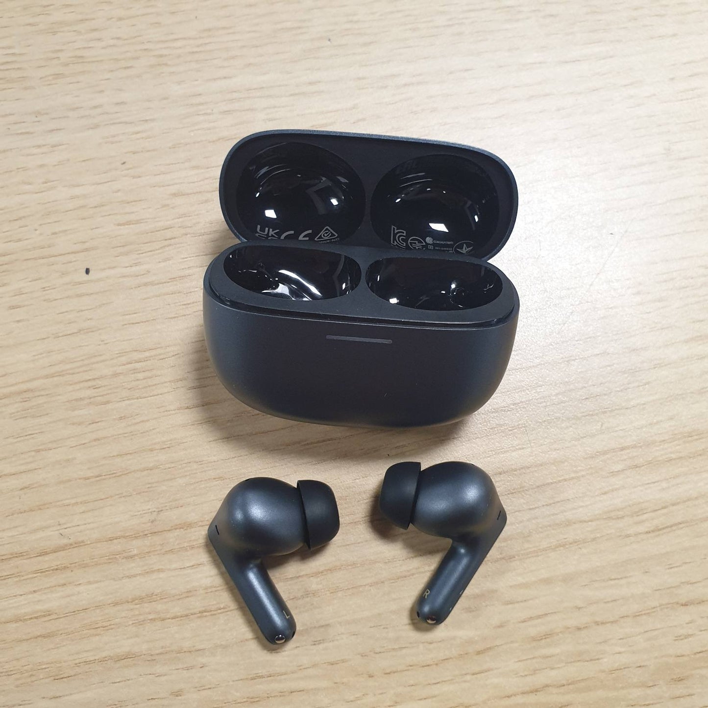 319634 - XIAOMI REDMI BUDS 6 PRO, Jetëgjatësi baterie 36 orë, Tingull Hi-Fi me tre altoparlantë, 55dB ANC, 20 nivele ANC, 3 modalitete transparence, Audio 3D gjithëpërfshirëse, Bluetooth 5.3, Google Fast Pair, i certifikuar për Hi-Res Audio