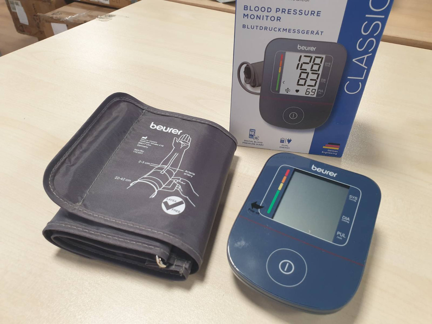 316731 - BEURER Monitor tensioni i gjakut BM 25, për krahun e sipërm, matje e saktë, zbulim i aritmisë, port USB-C, përfshin manshetë, transferim të dhënash në Apple Health, ngjyrë blu