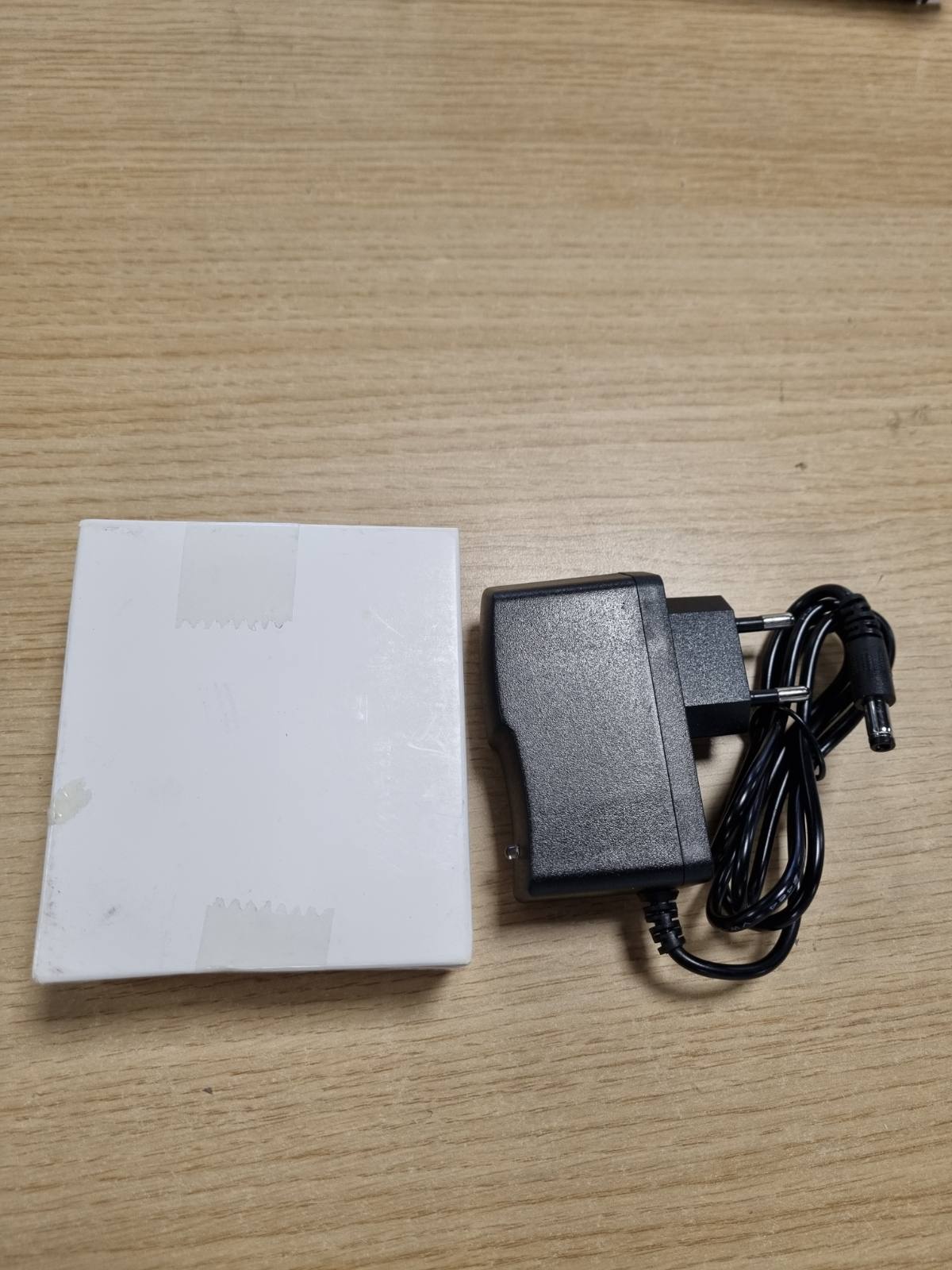 277265 - 12V 1A Adaptor Universal i Energjisë AC 12W 100-240V 50/60Hz, me Lidhës 5.5 x 2.5 mm, për Shirita LED, Kuti TV, Routerë, Kamera, 1m