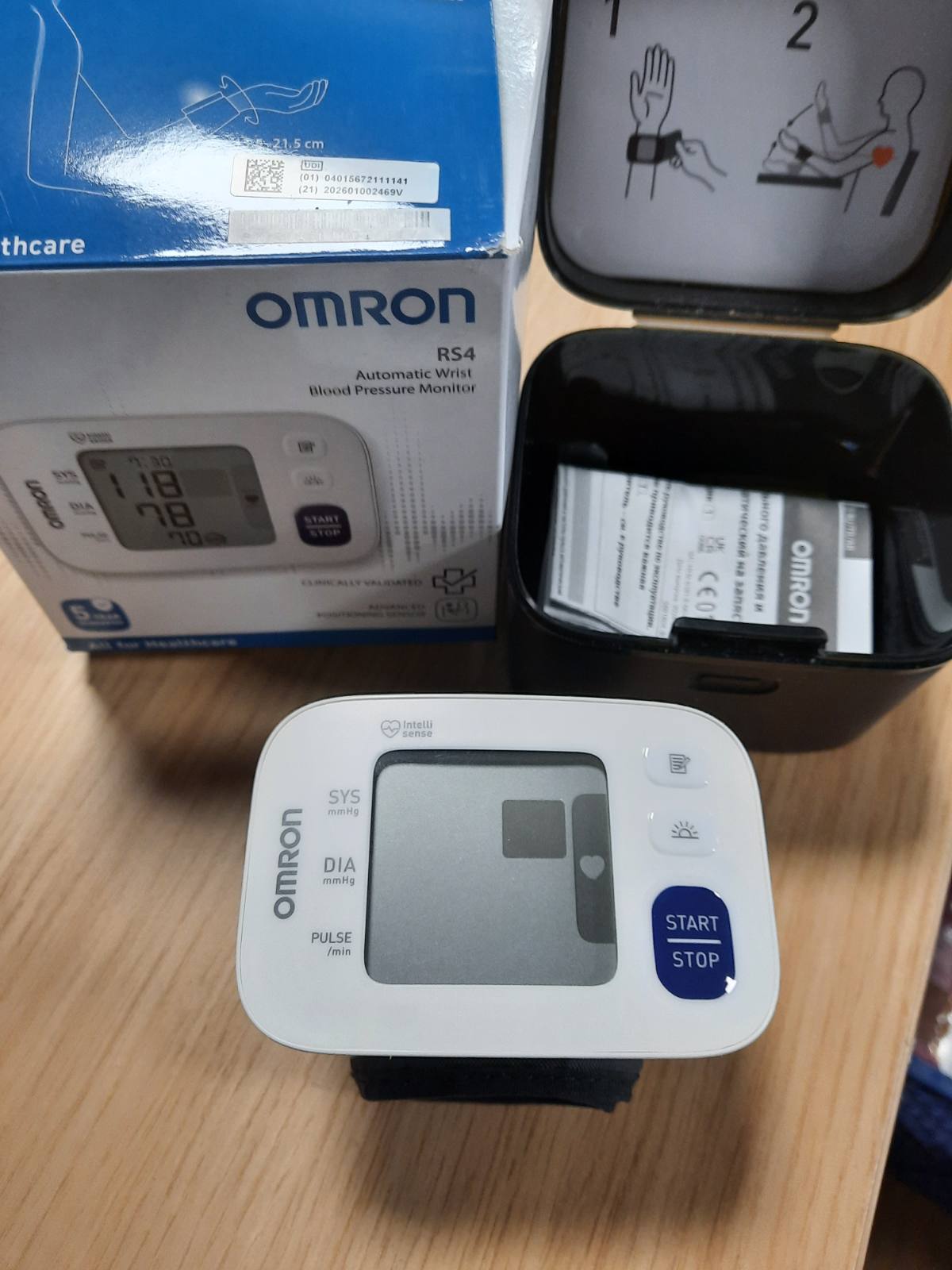 315896 - OMRON Monitor automatik i tensionit të gjakut për kyçin e dorës RS4, i validuar klinikisht, me memorie, sensor pozicionimi, kontroll i përshtatshmërisë së manshetës