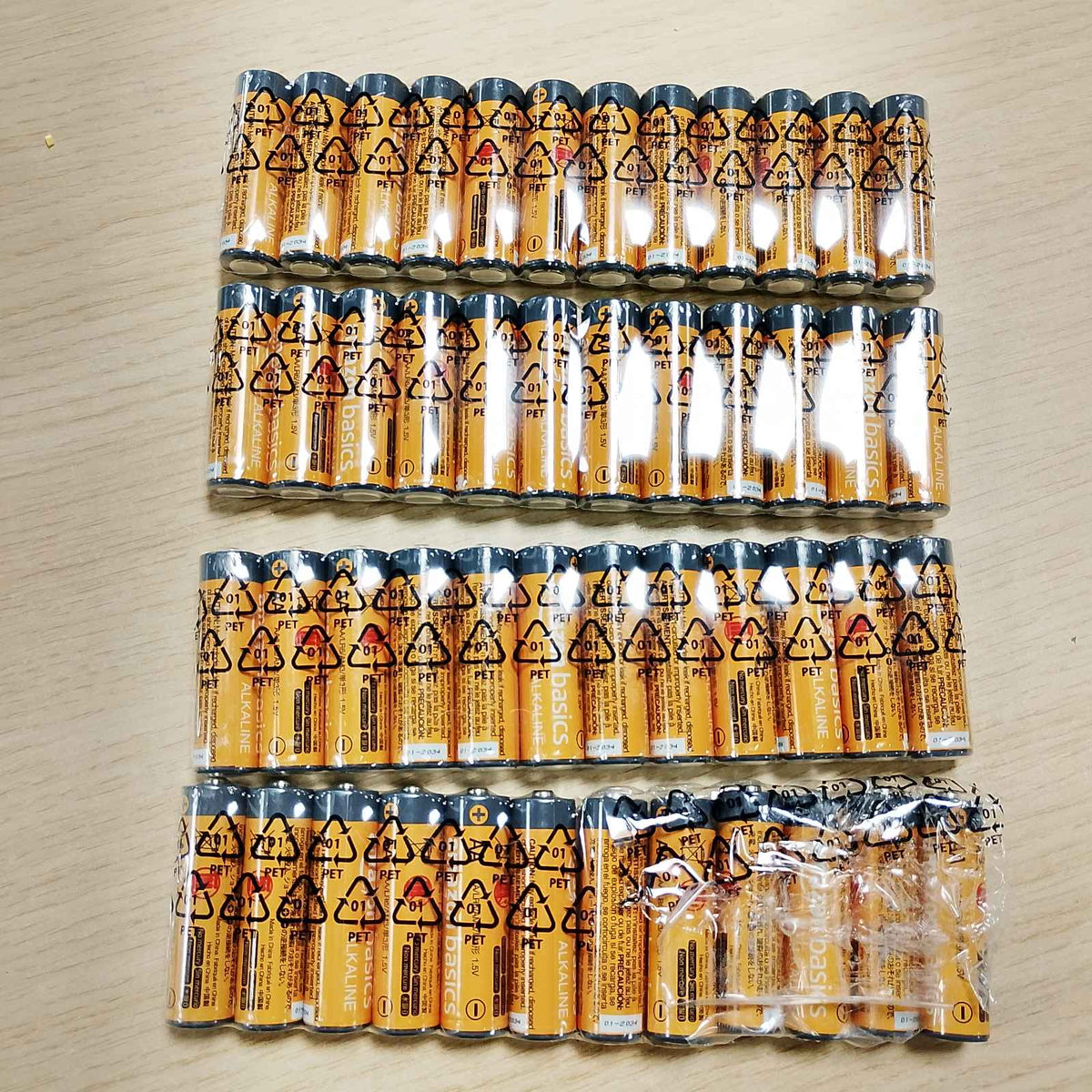 320361 - Bateri alkaline AA Amazon Basics, 1.5V, 48 copë