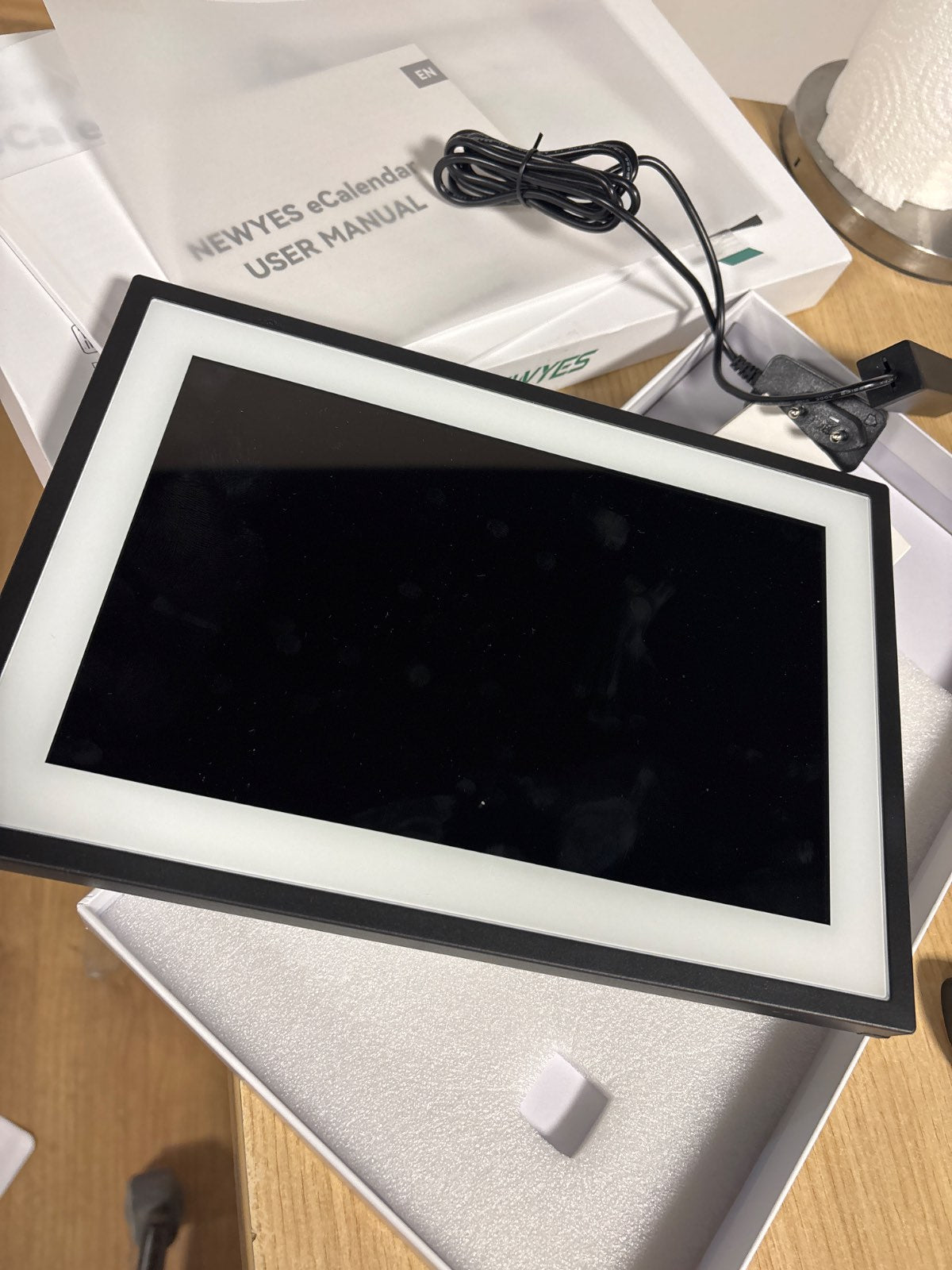 319324 - NEWYES Kalendar dixhital për tavolinë 2026, 10.1", Wi-Fi, kornizë dixhitale inteligjente me prekje