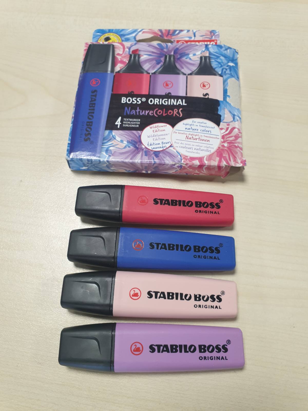 277268 - STABILO Shënues Teksti BOSS ORIGINAL NatureCOLORS Lule të Egra - Pako me 4 ngjyra - e kuqe, blu ultramarin, vjollcë e errët, burgundy