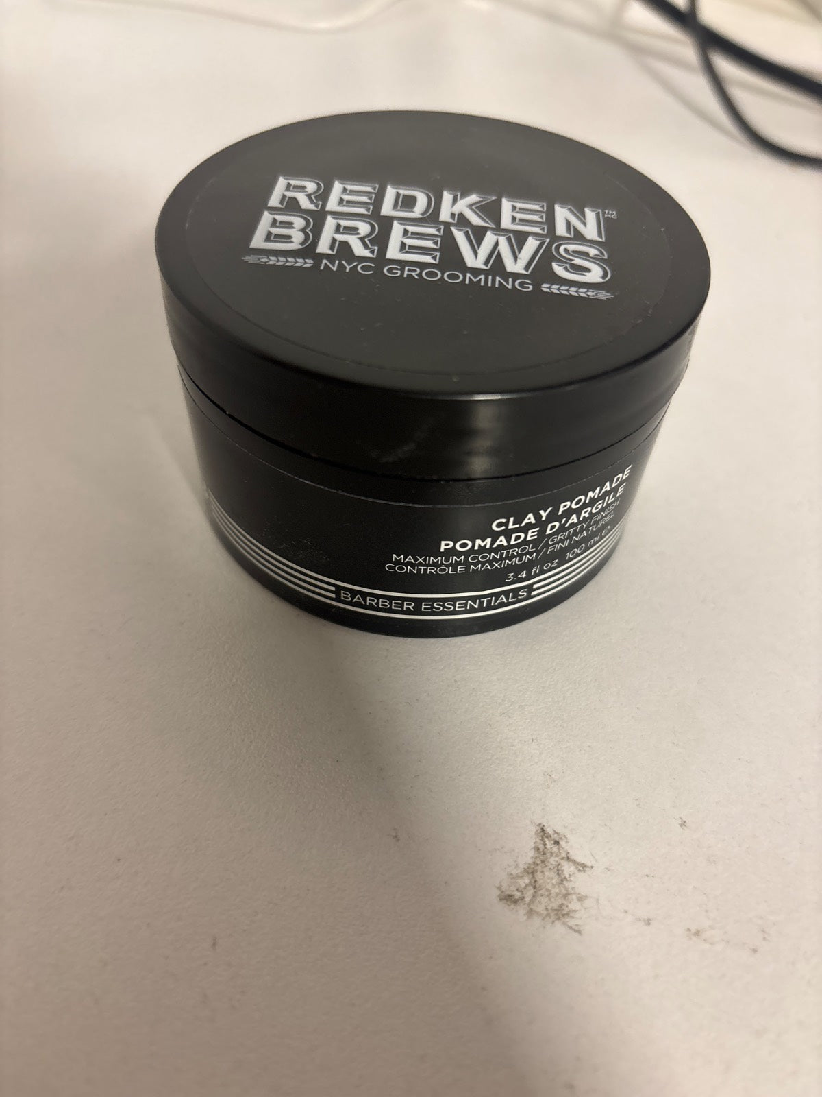 317558 - REDKEN Brews Pomadë argjile, dyll stilimi për burra, kontroll maksimal, përfundim mat, mbajtje afatgjatë, 100 ml