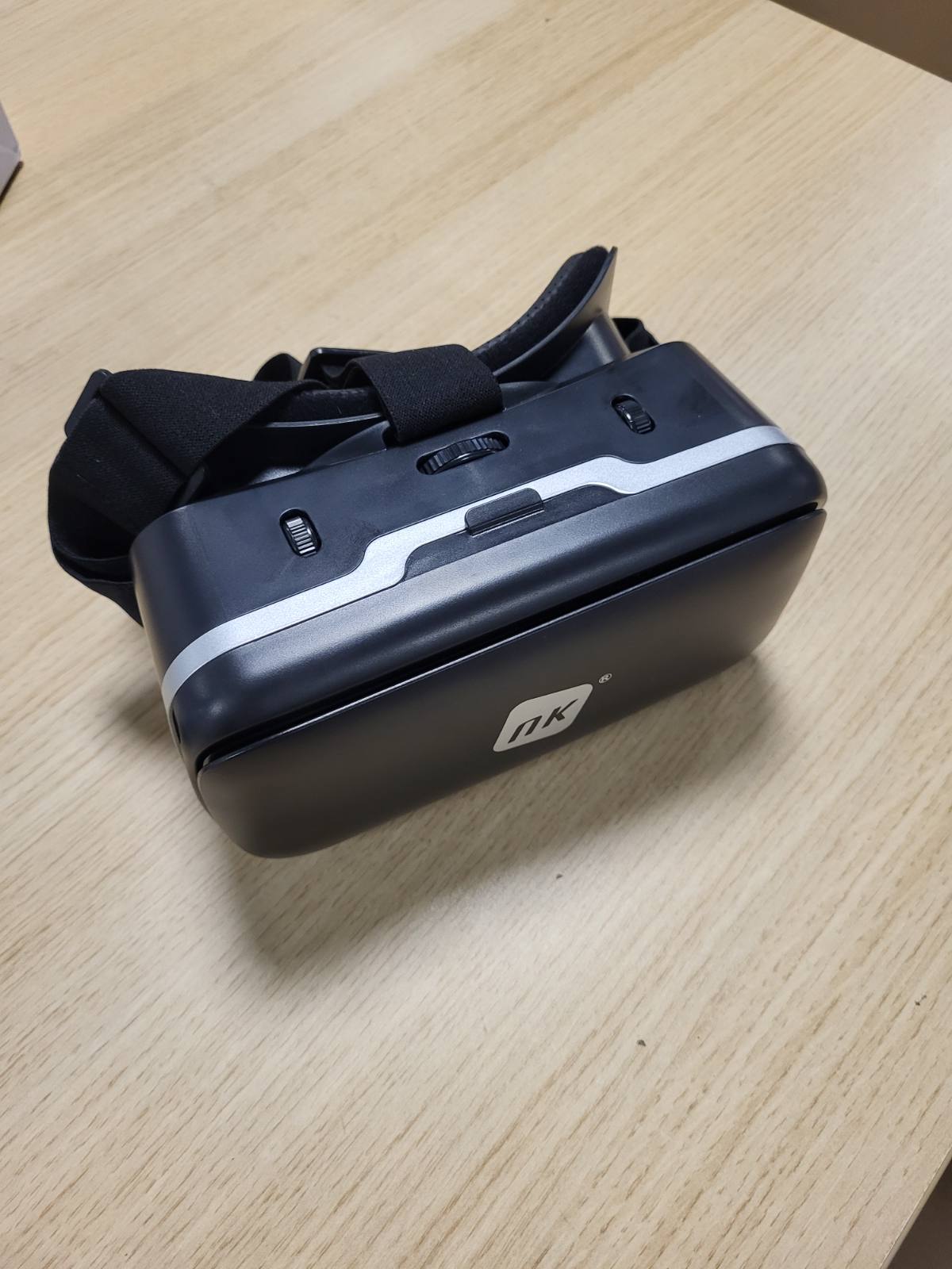 273781 - NK Syze 3D VR për Telefona Smartphone, Syze Inteligjente të Realitetit Virtual për Telefona midis 4.7" - 6.53", Kënd Shikimi 90-100 Gradë, Rrotullim 360°, Lente dhe Bebëza të Rregullueshme, të Zeza