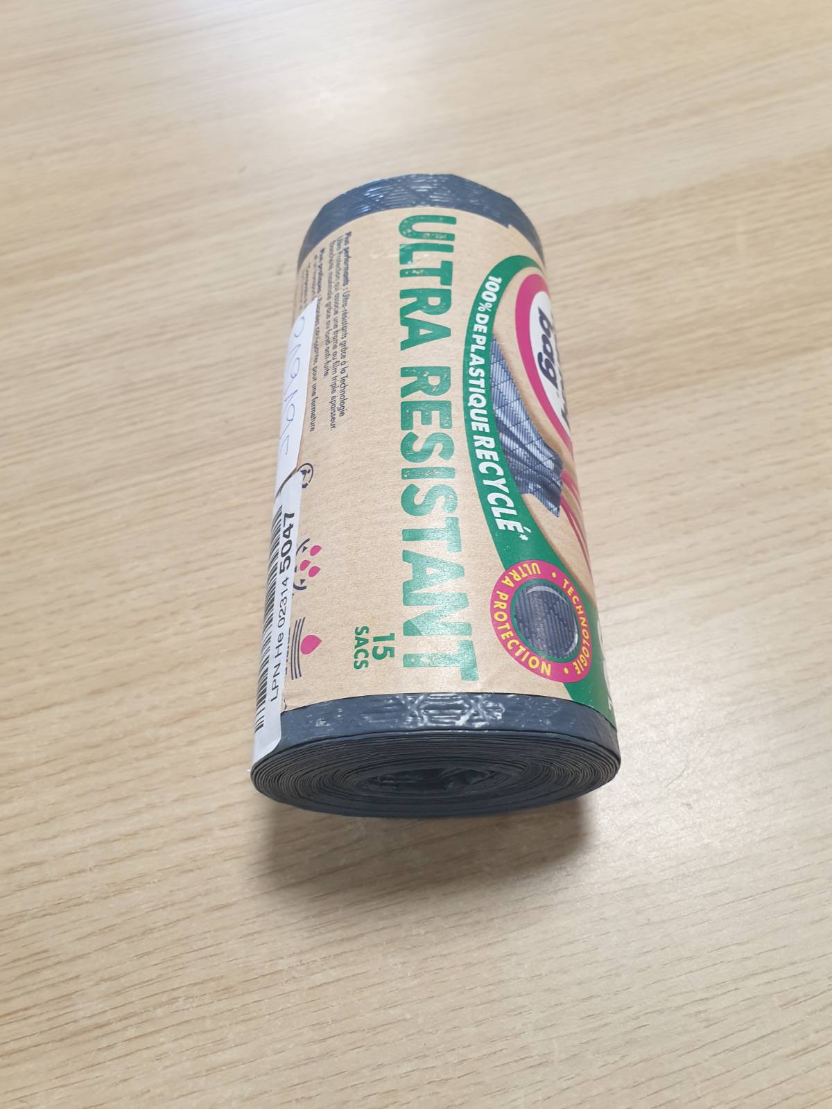 319195 - Qese mbeturinash me dorezë rrëshqitëse 30L x 15cm, ultra të forta, 100% plastikë e ricikluar