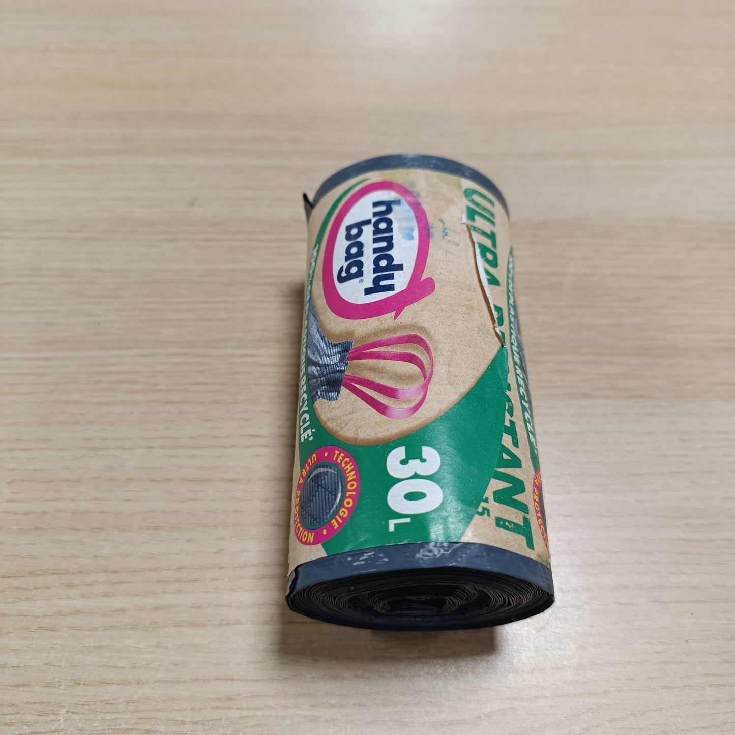 319194 - Çantë praktike Qese mbeturinash me dorezë rrëshqitëse, 30L x 15, 100% plastikë e ricikluar